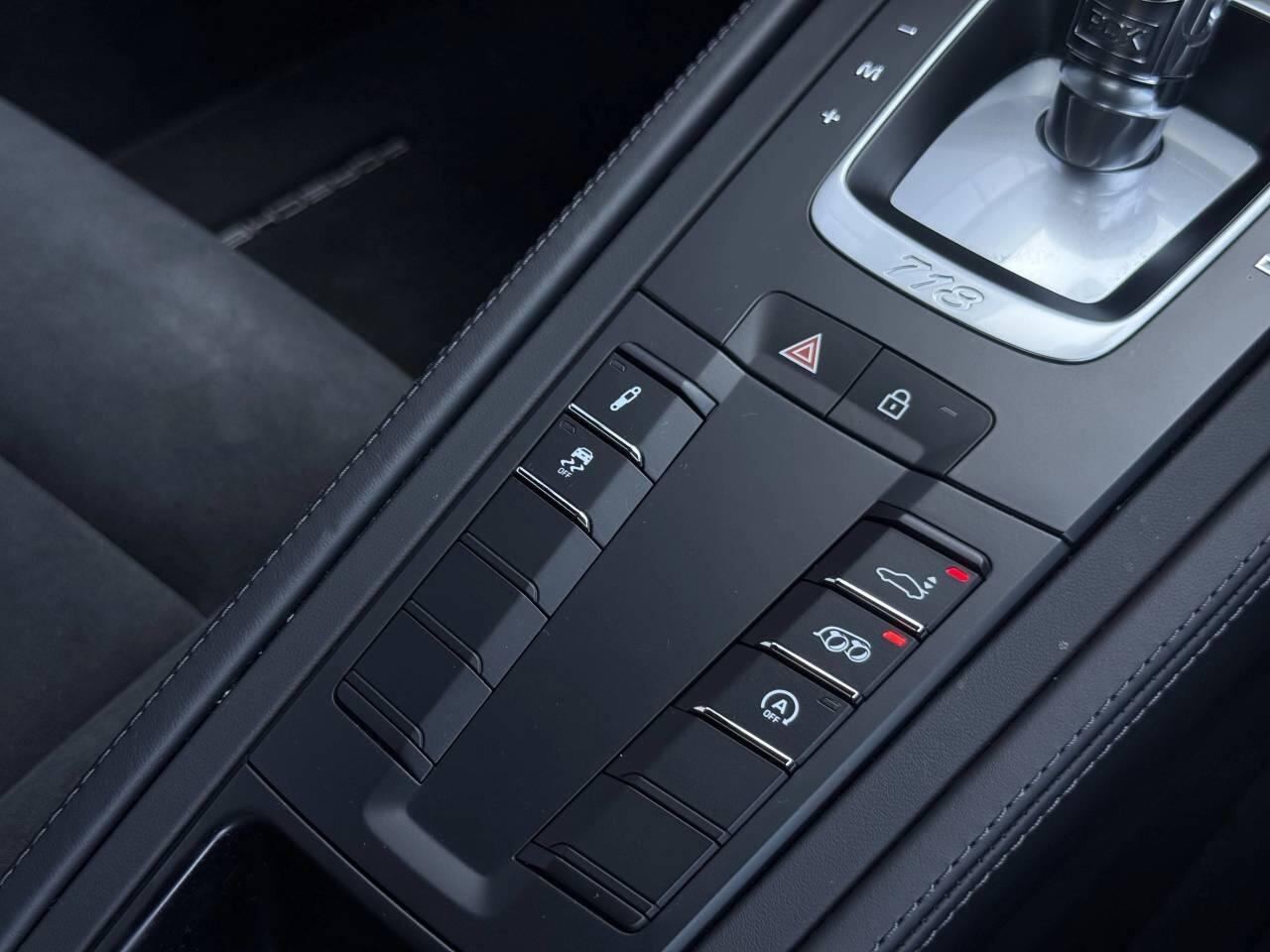 Porsche Cayman view 35