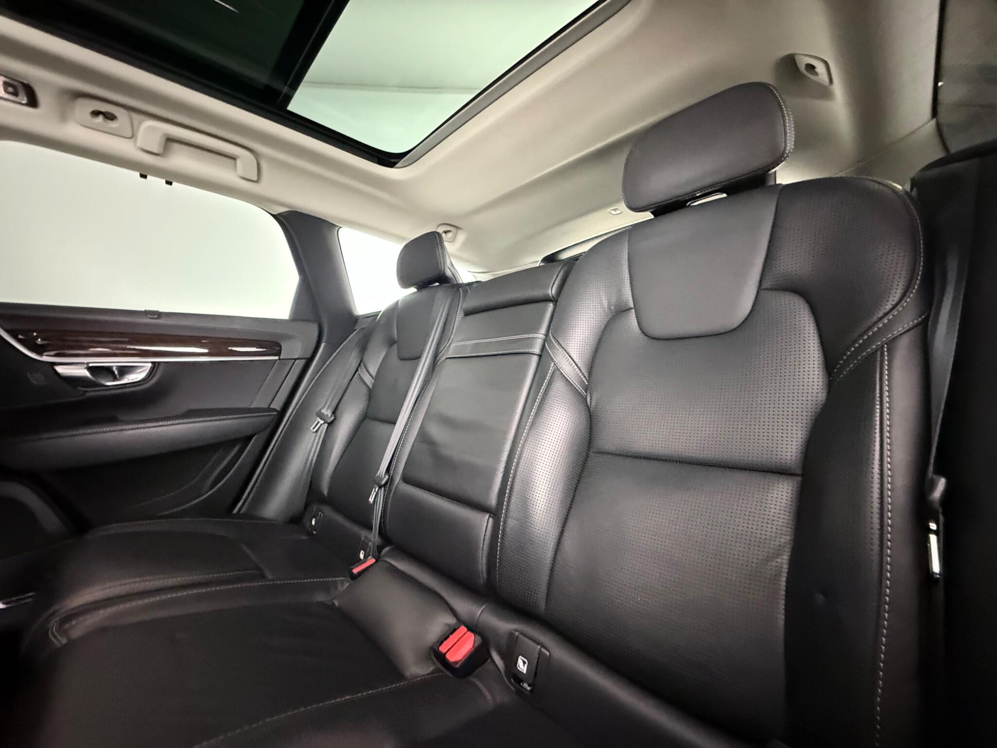 Volvo V90 view 37
