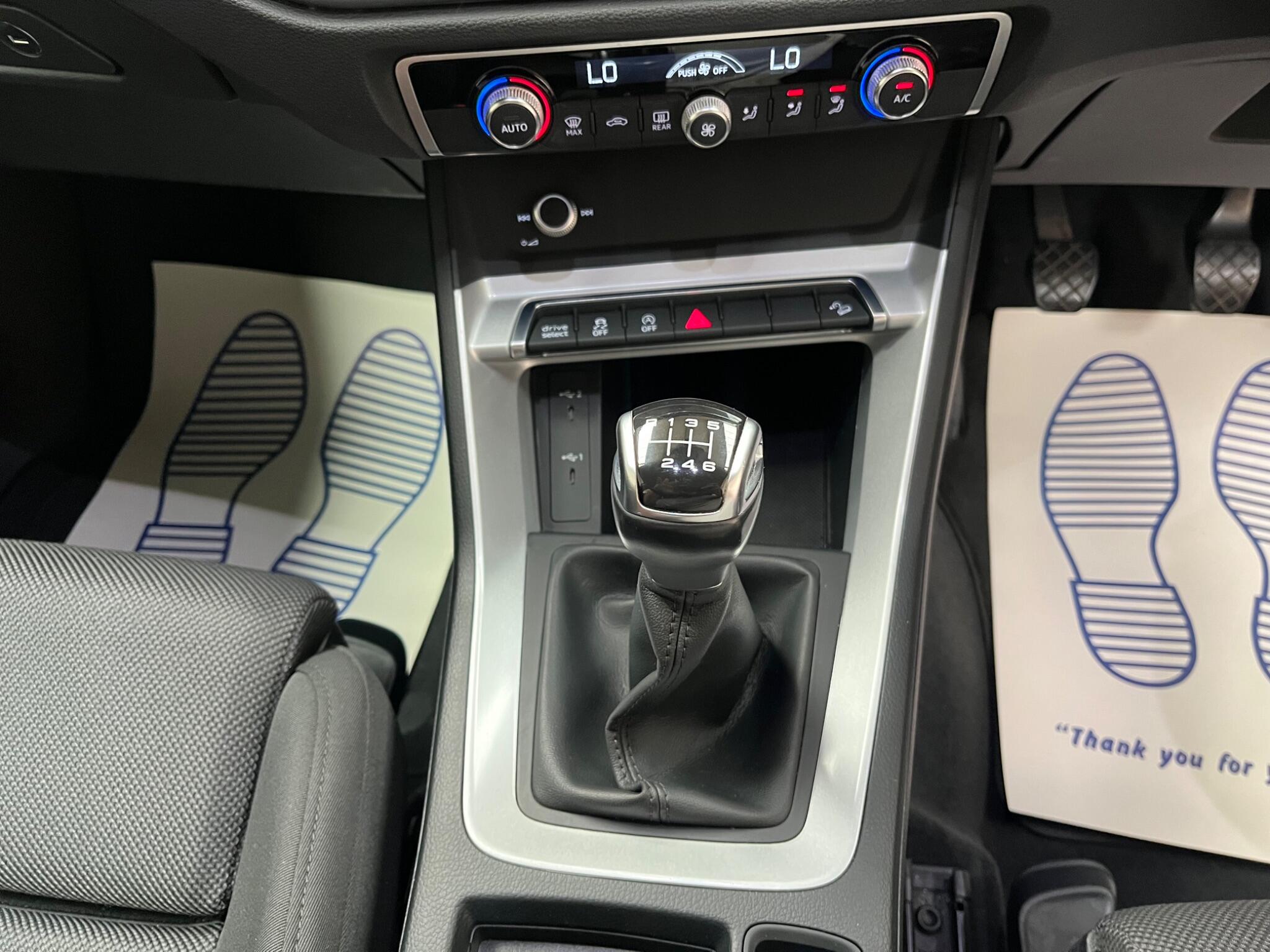 Audi Q3 view 24