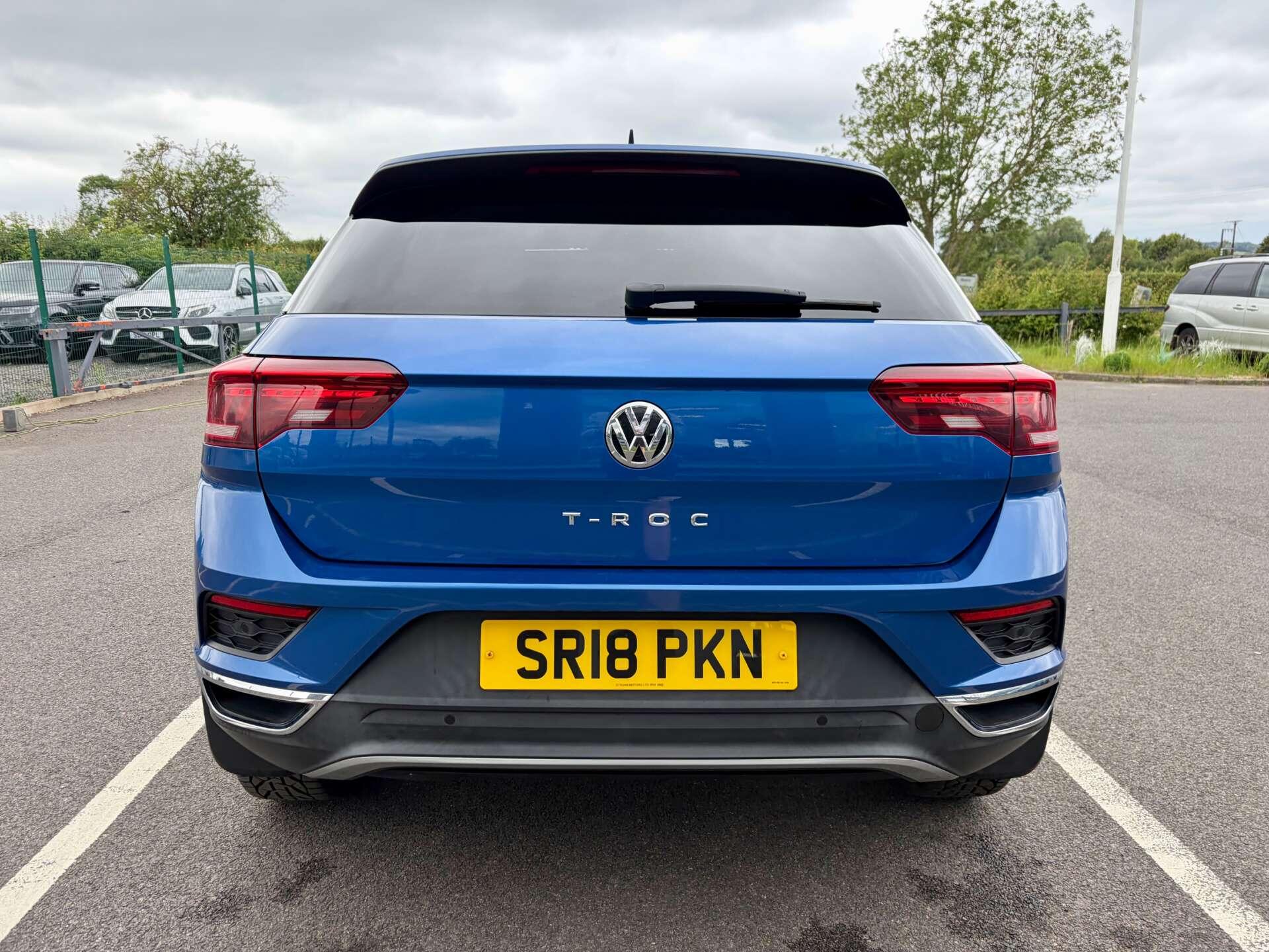 Volkswagen T-Roc view 7