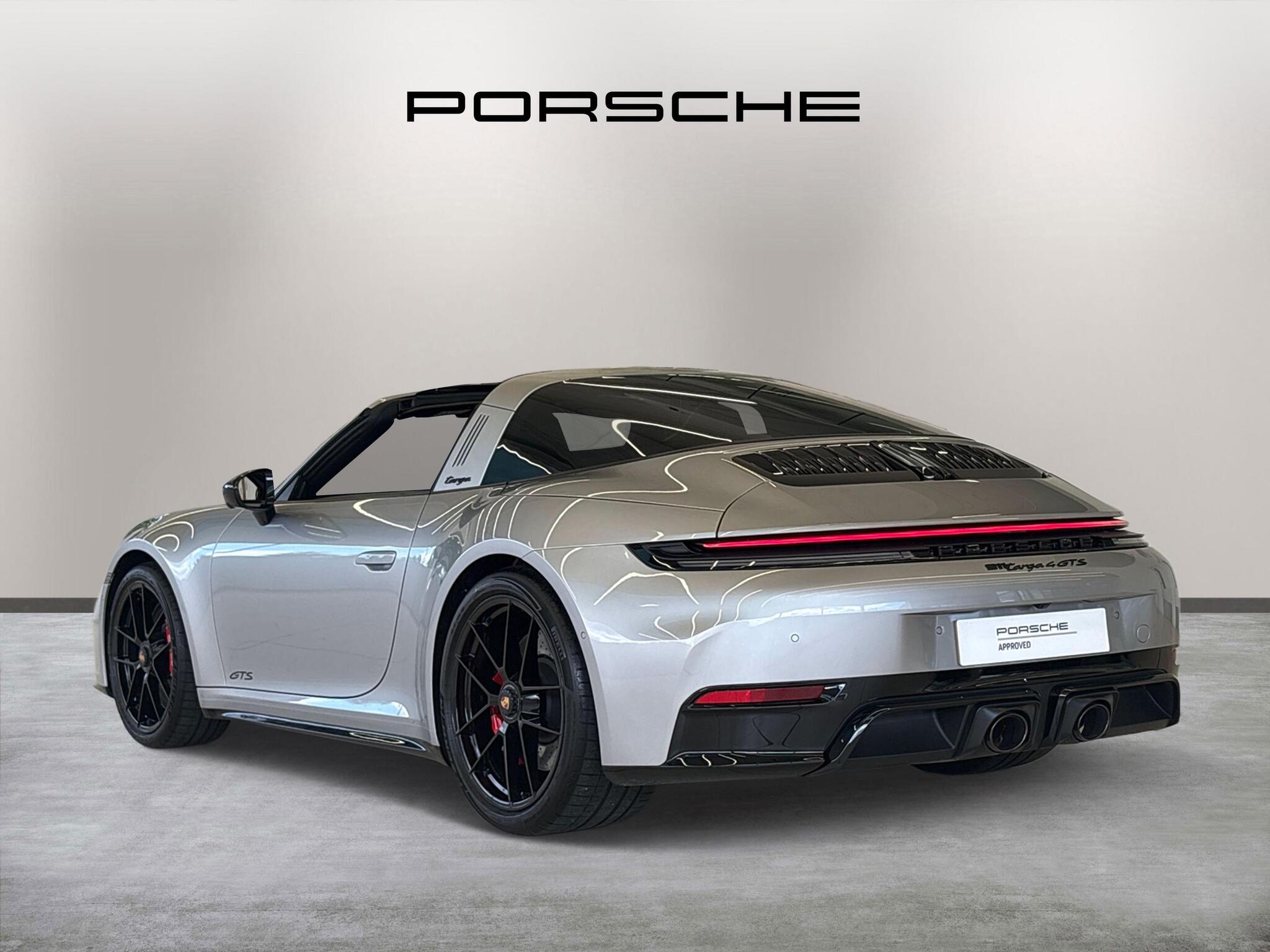 Porsche 911 view 10