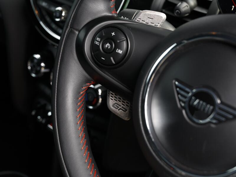Mini Hatch view 14