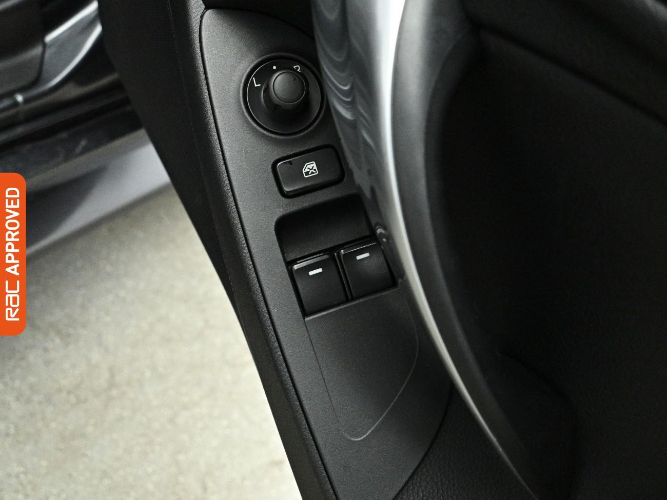 Fiat 124 Spider view 23