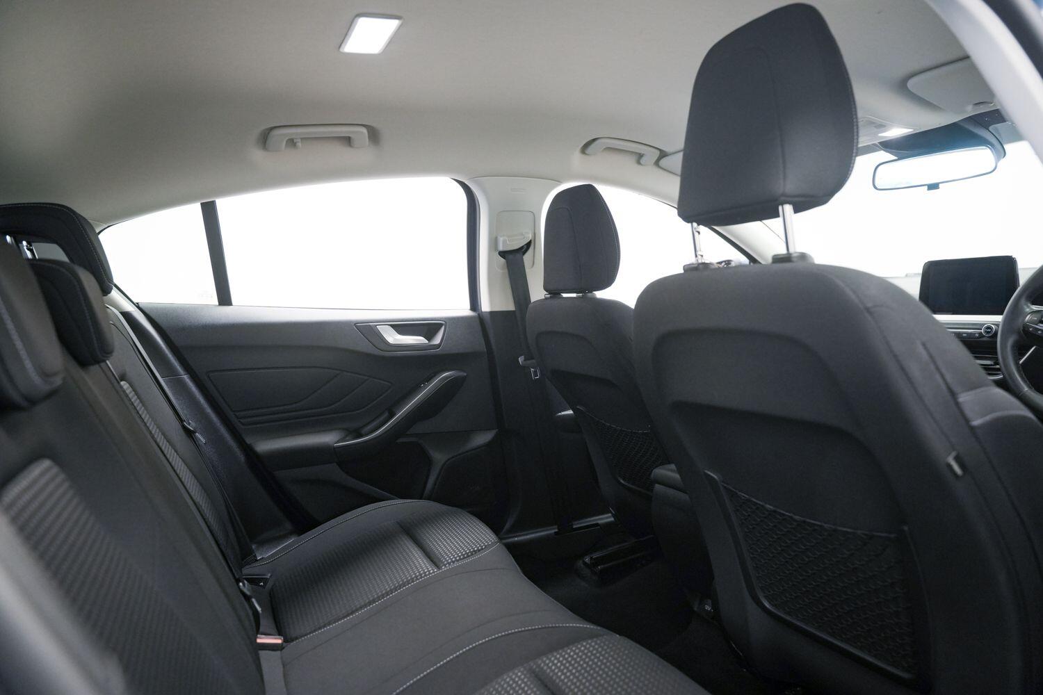 Ford Focus view 14