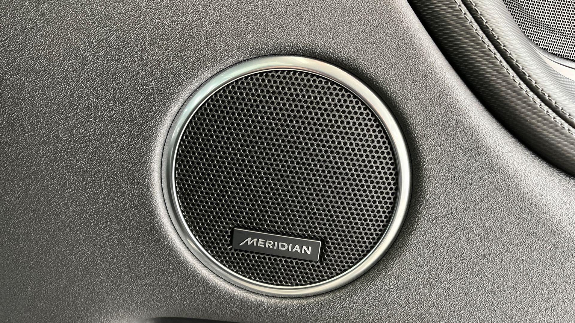 Land Rover Discovery Sport view 27