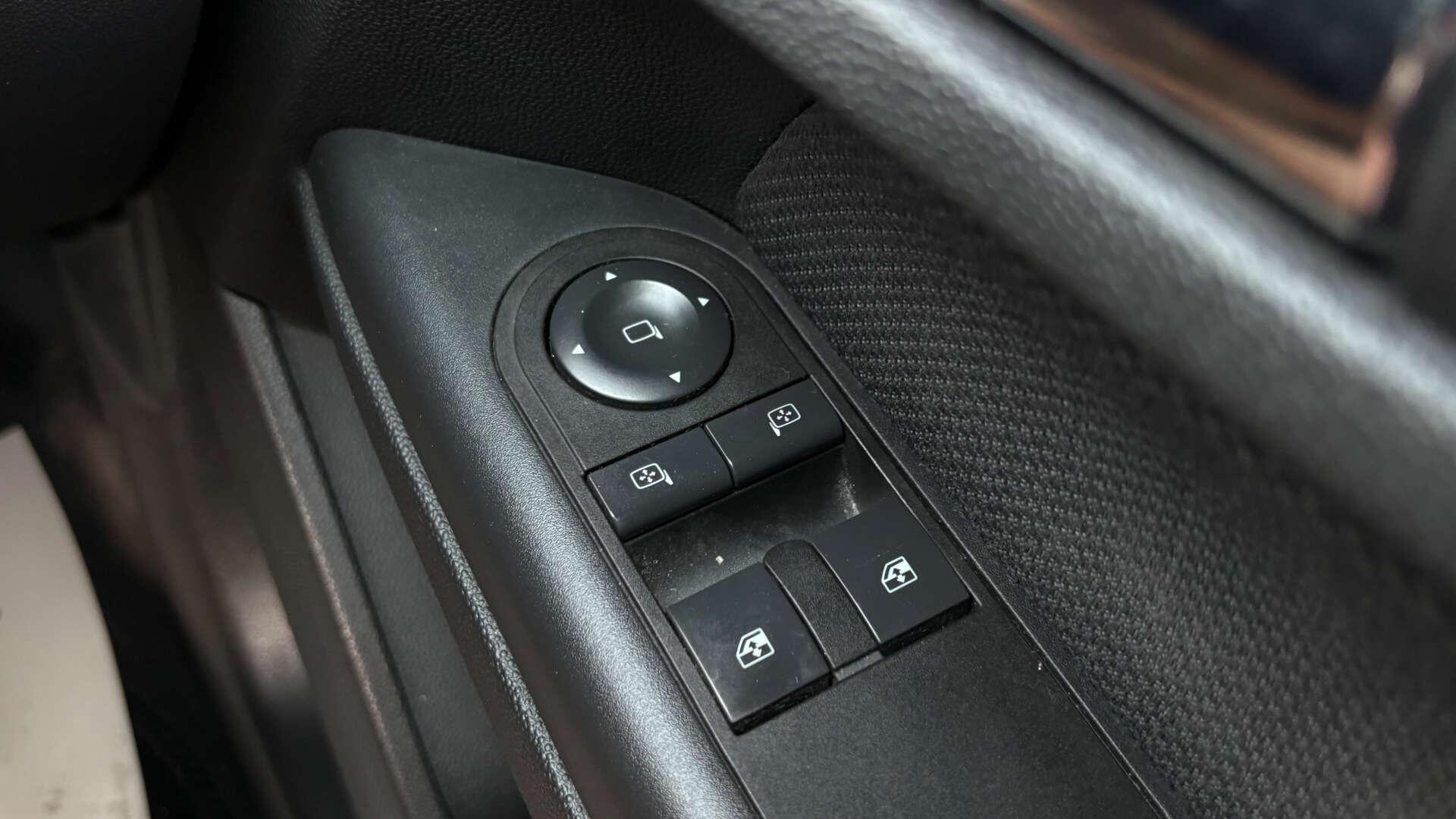 Vauxhall Astra view 21