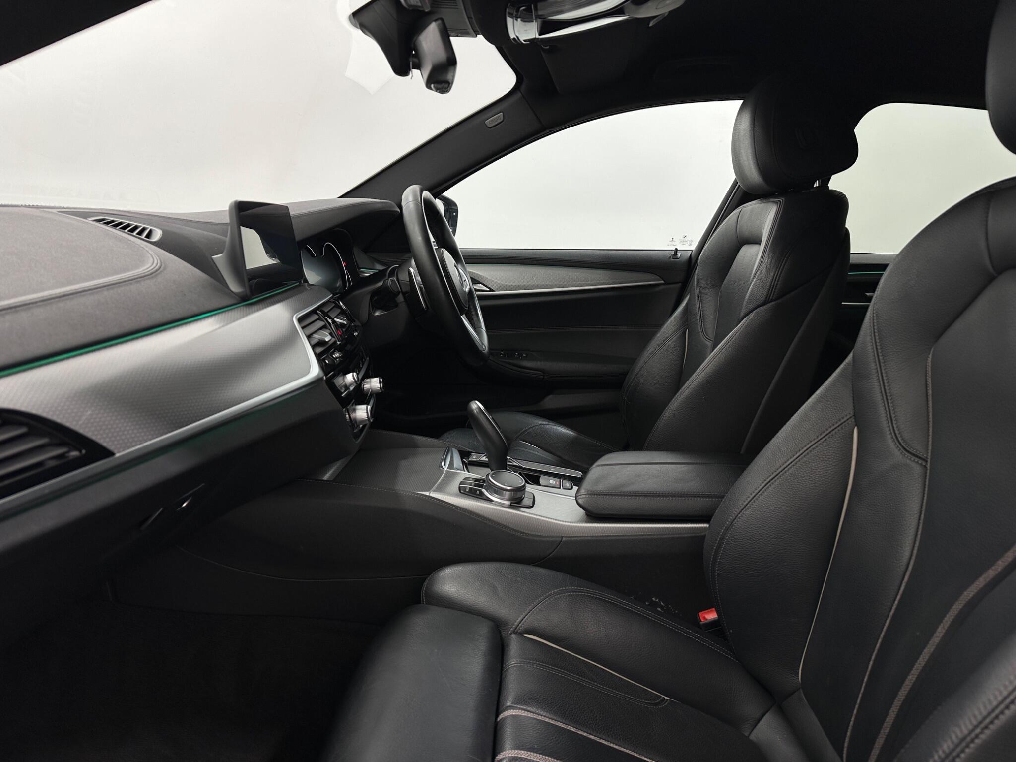 BMW 5 Series view 35