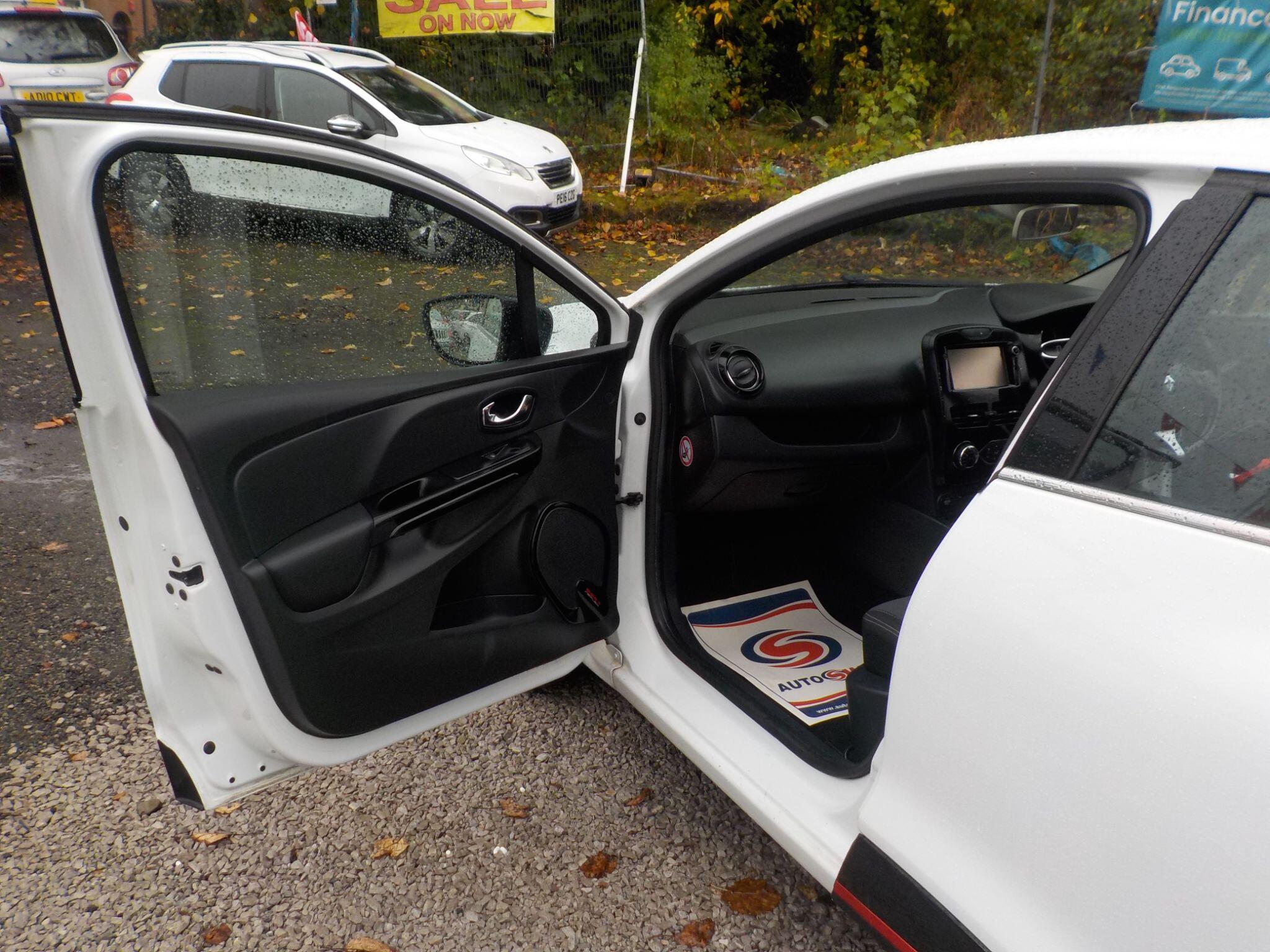 Renault Clio 1.5 dCi Dynamique S MediaNav Euro 5 (s/s) 5dr