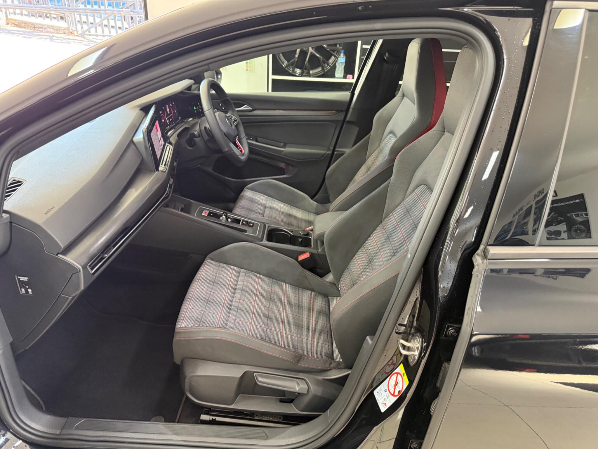 Volkswagen Golf view 60
