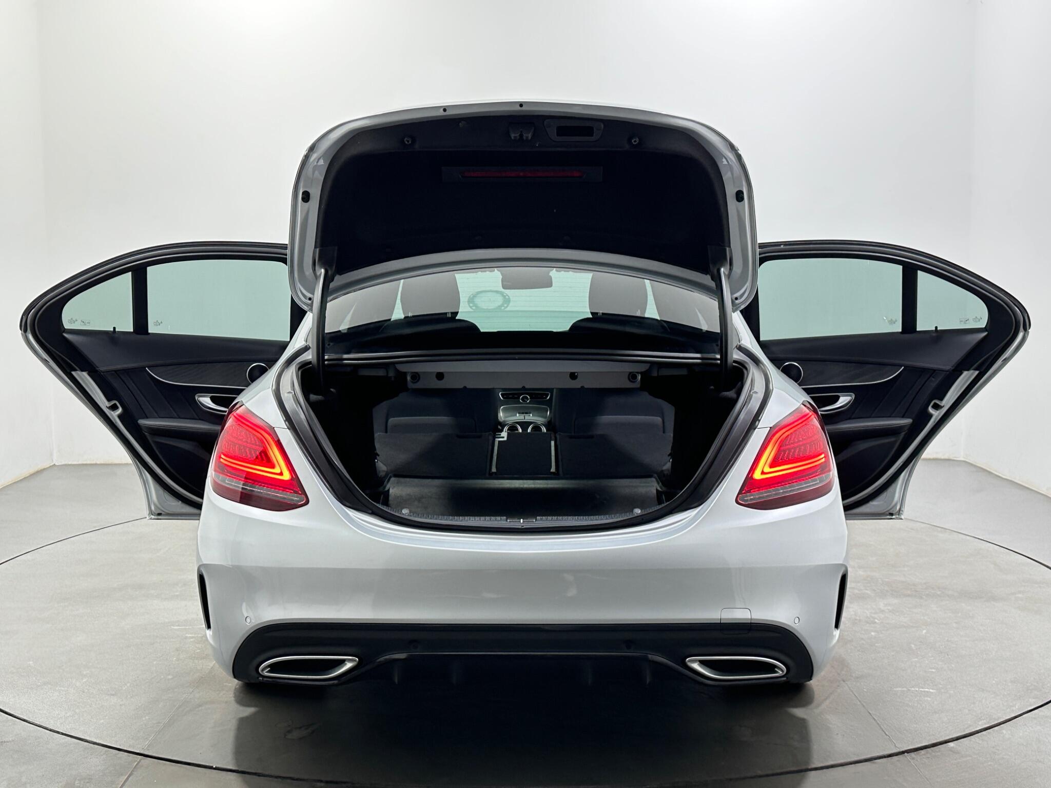 Mercedes-Benz C-Class view 46