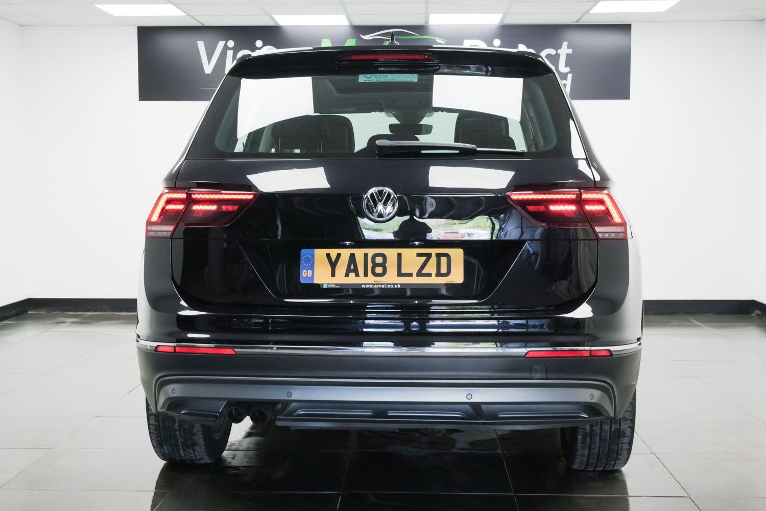 Volkswagen Tiguan view 3