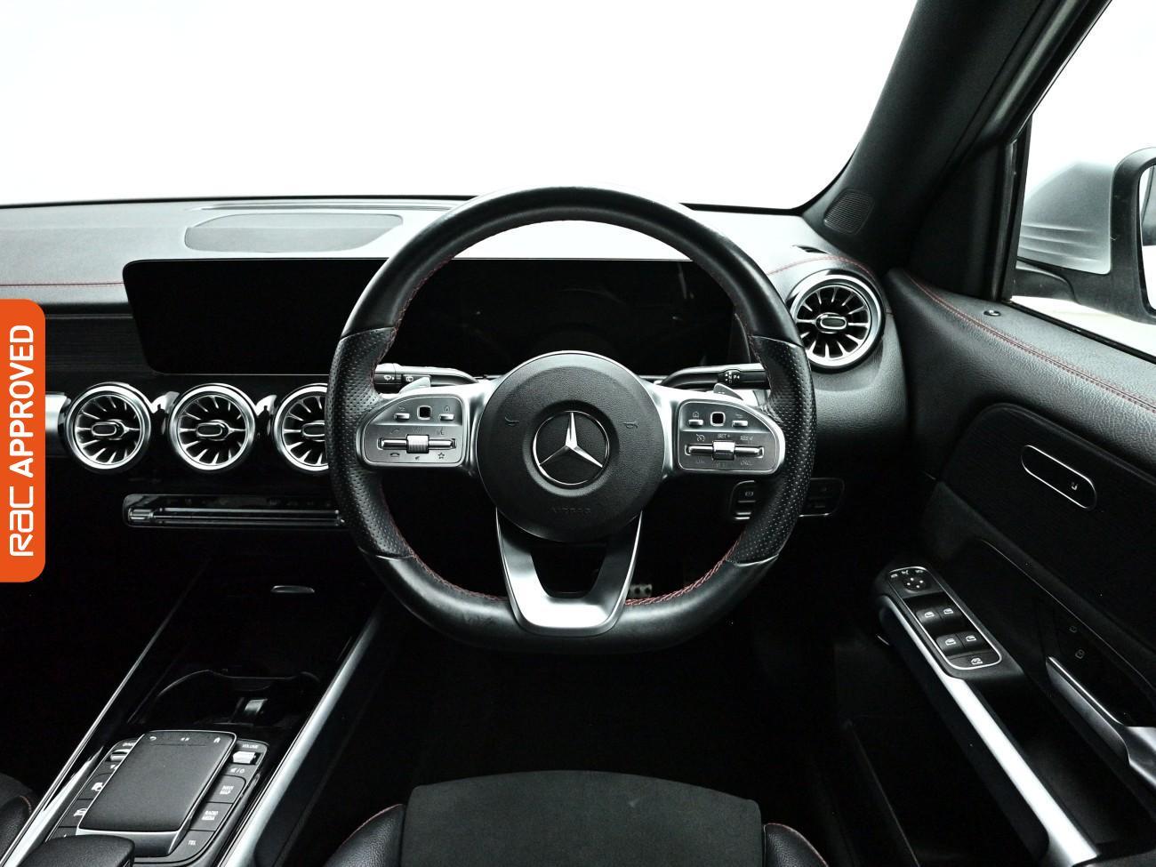 Mercedes-Benz Eqb view 10