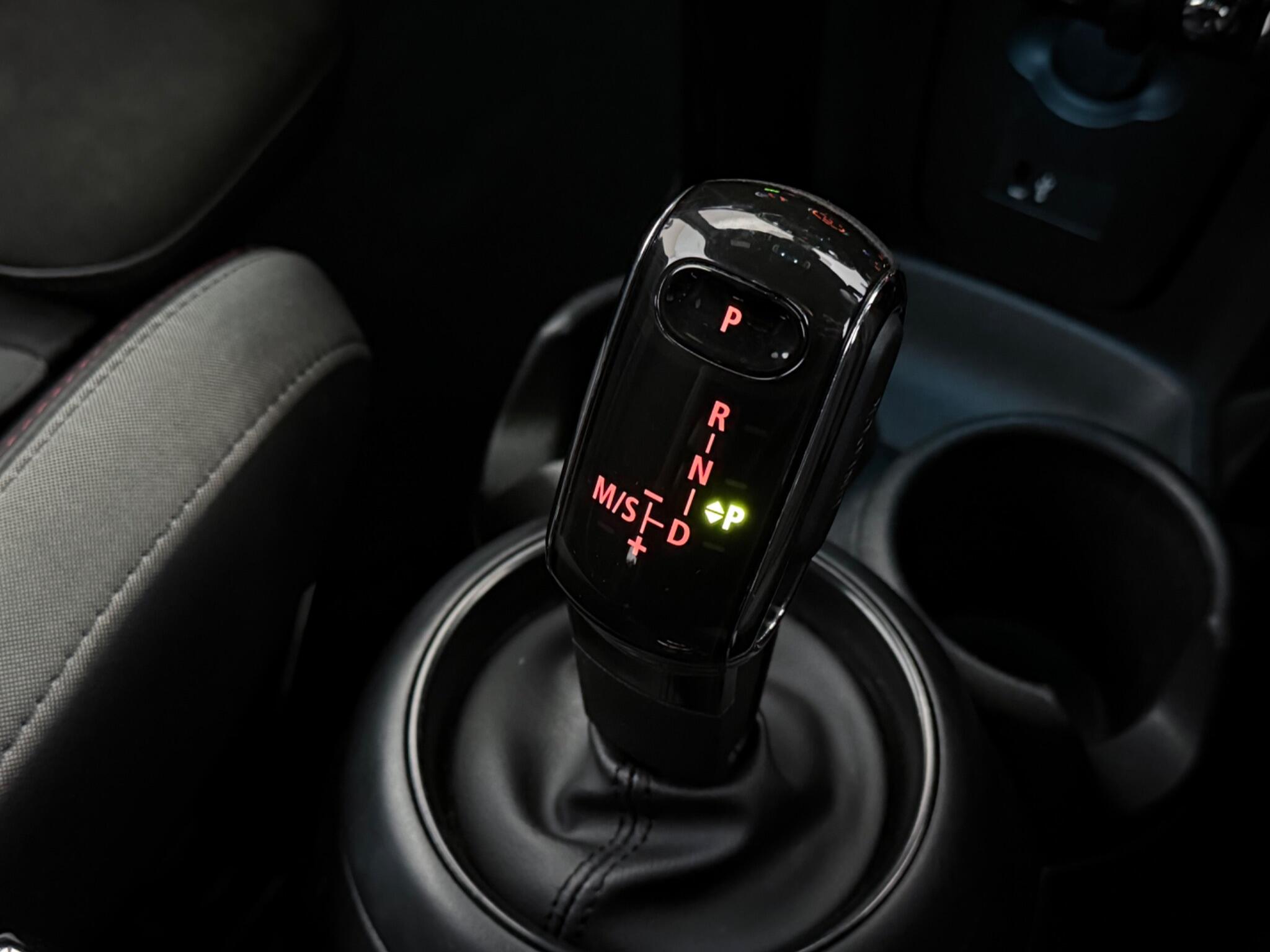Mini Hatch view 35