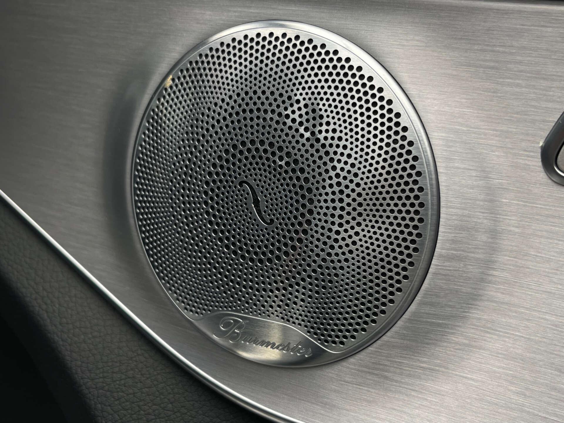 Mercedes-Benz C Class view 16