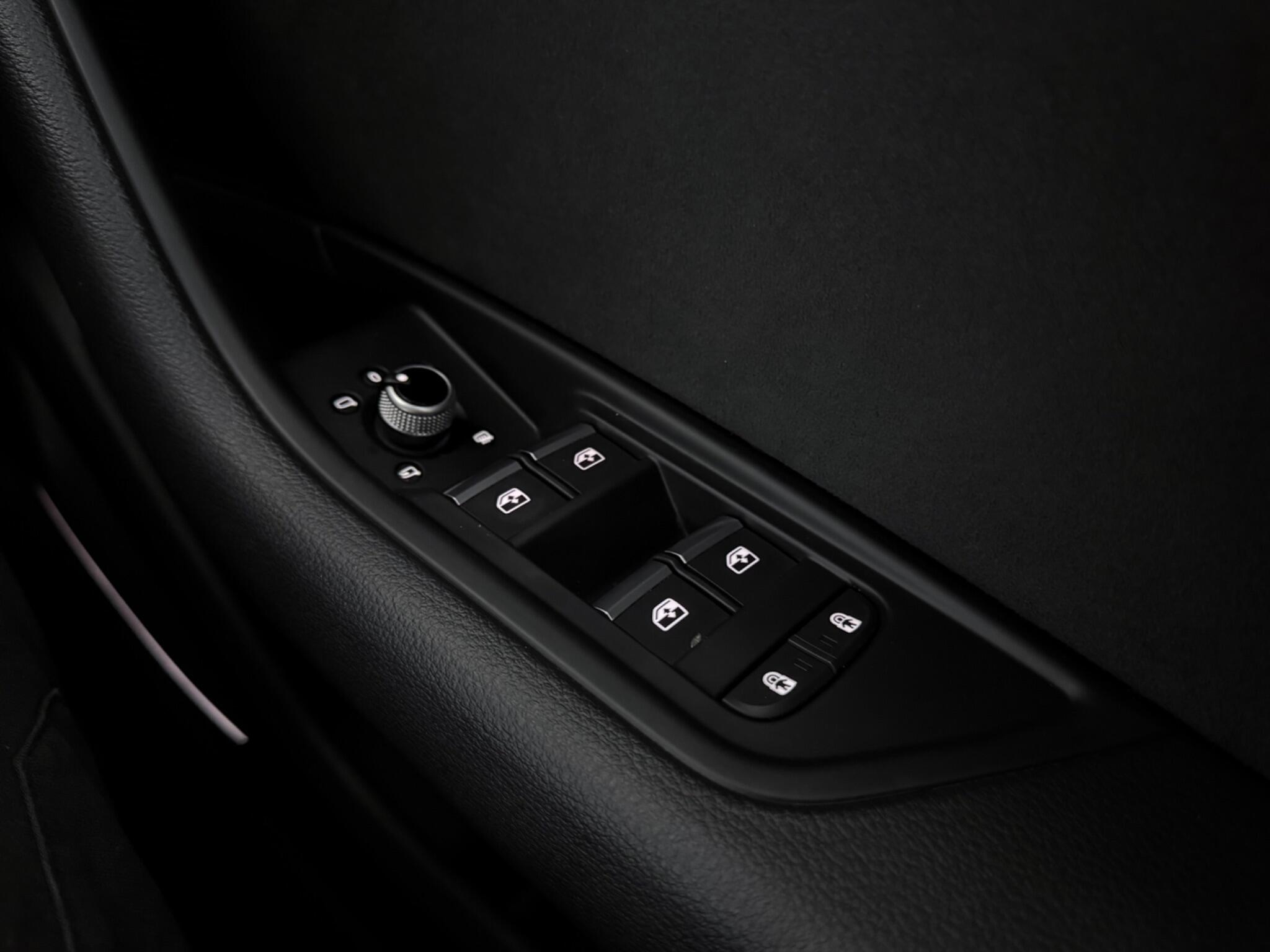 Audi A4 view 18