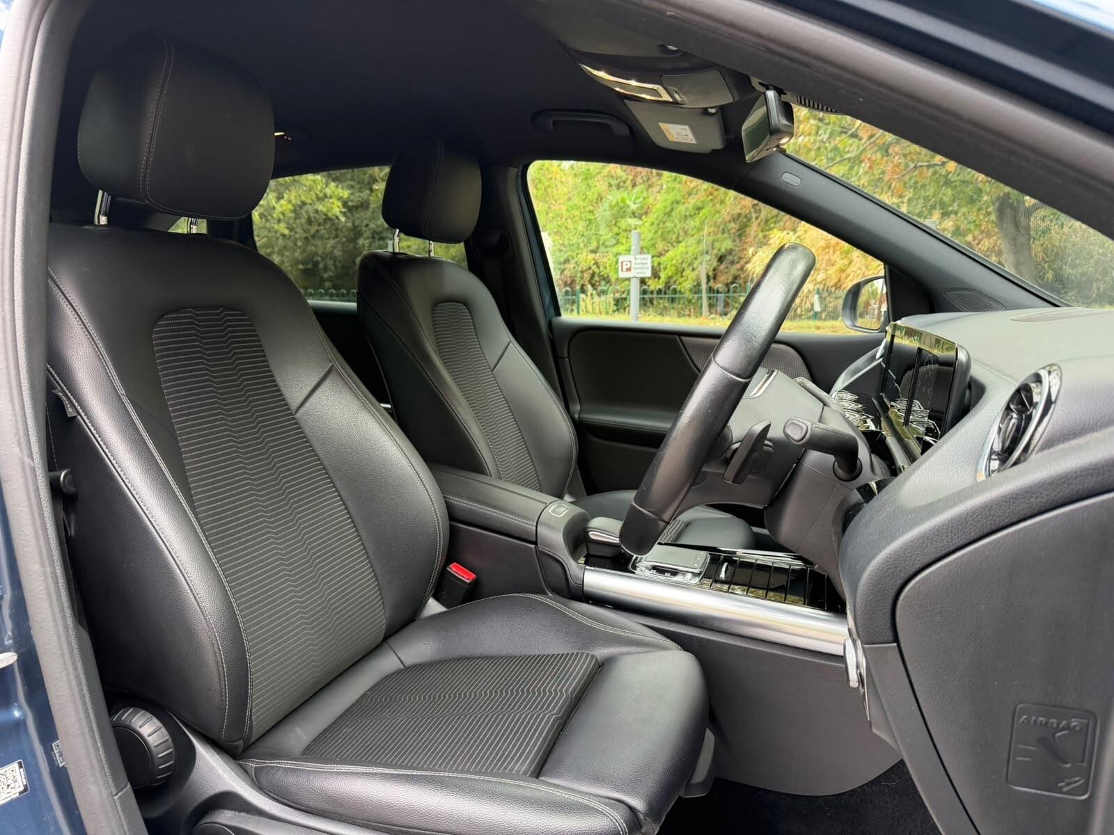 Mercedes-Benz B-Class view 11