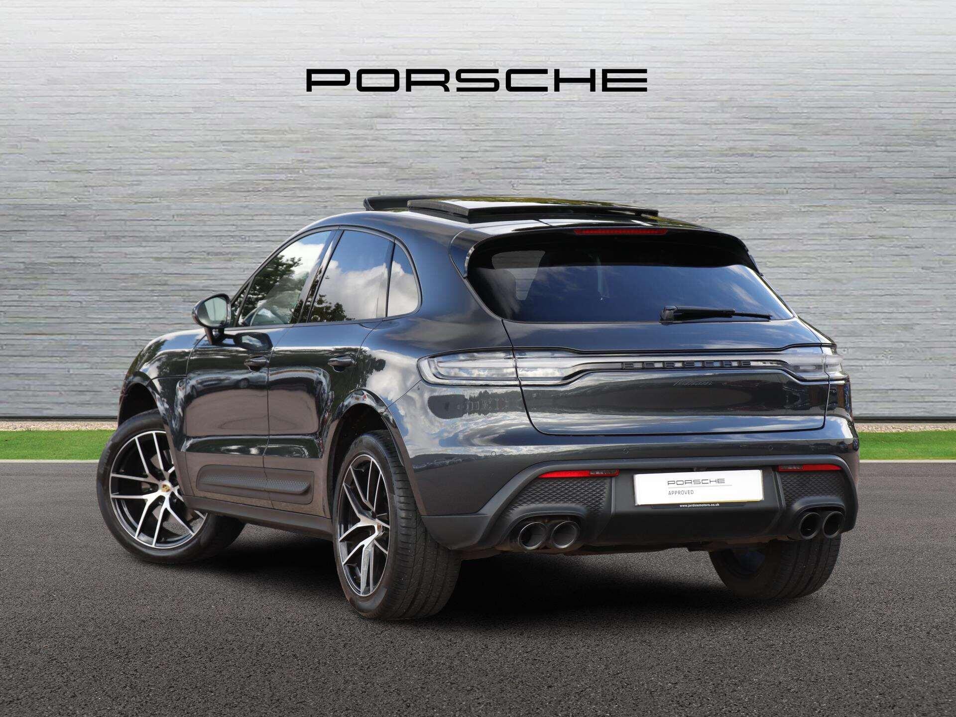 Porsche Macan view 5