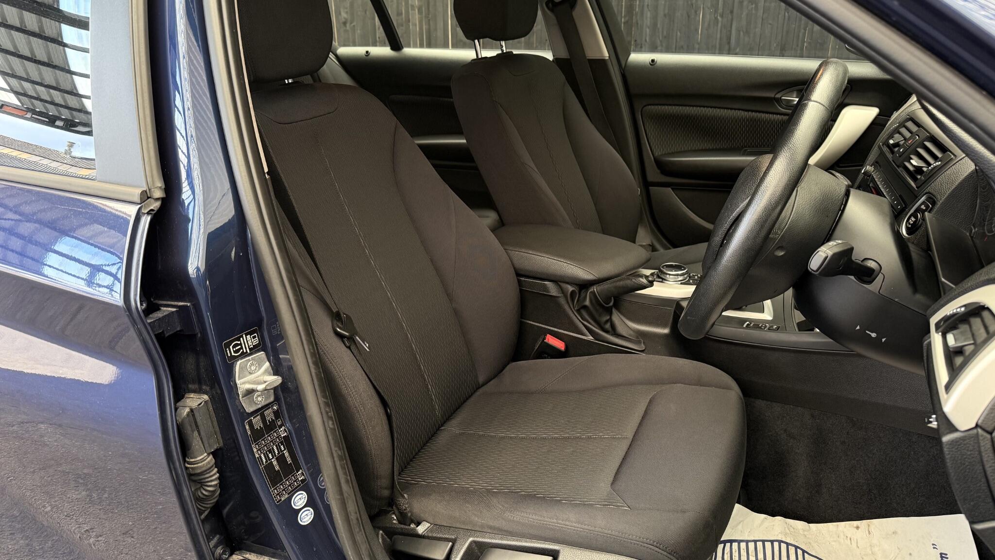 BMW 1 Series view 16