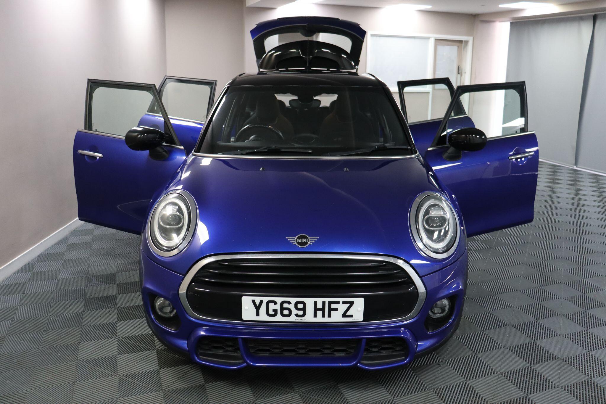 Mini Hatch view 7