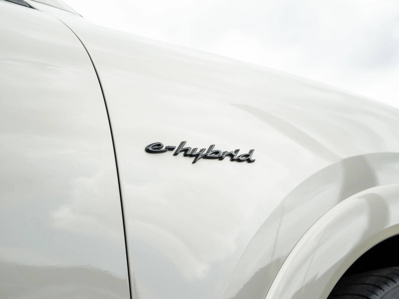 Porsche Cayenne view 18
