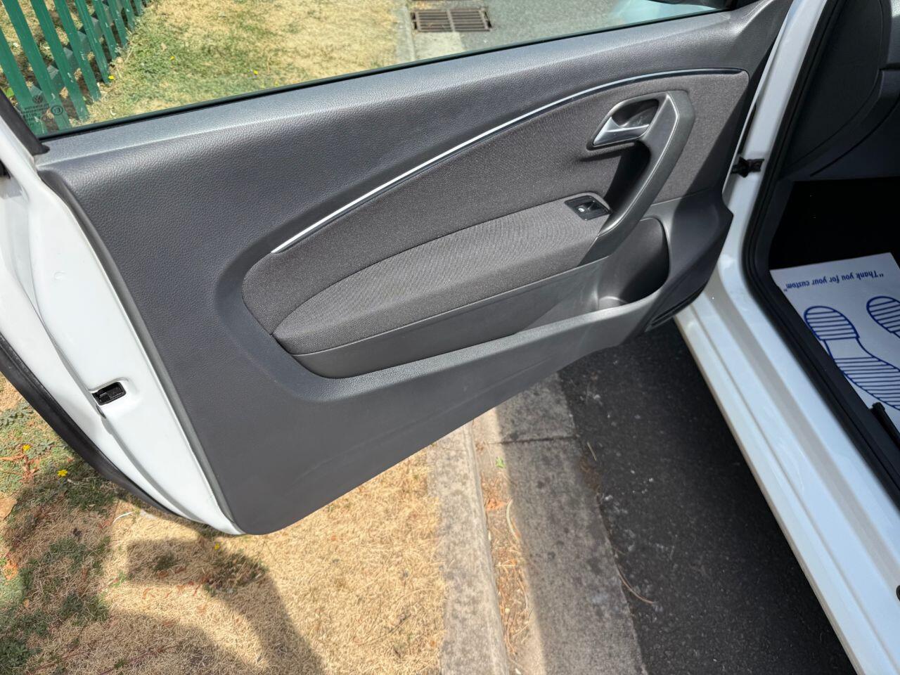Volkswagen Polo view 23