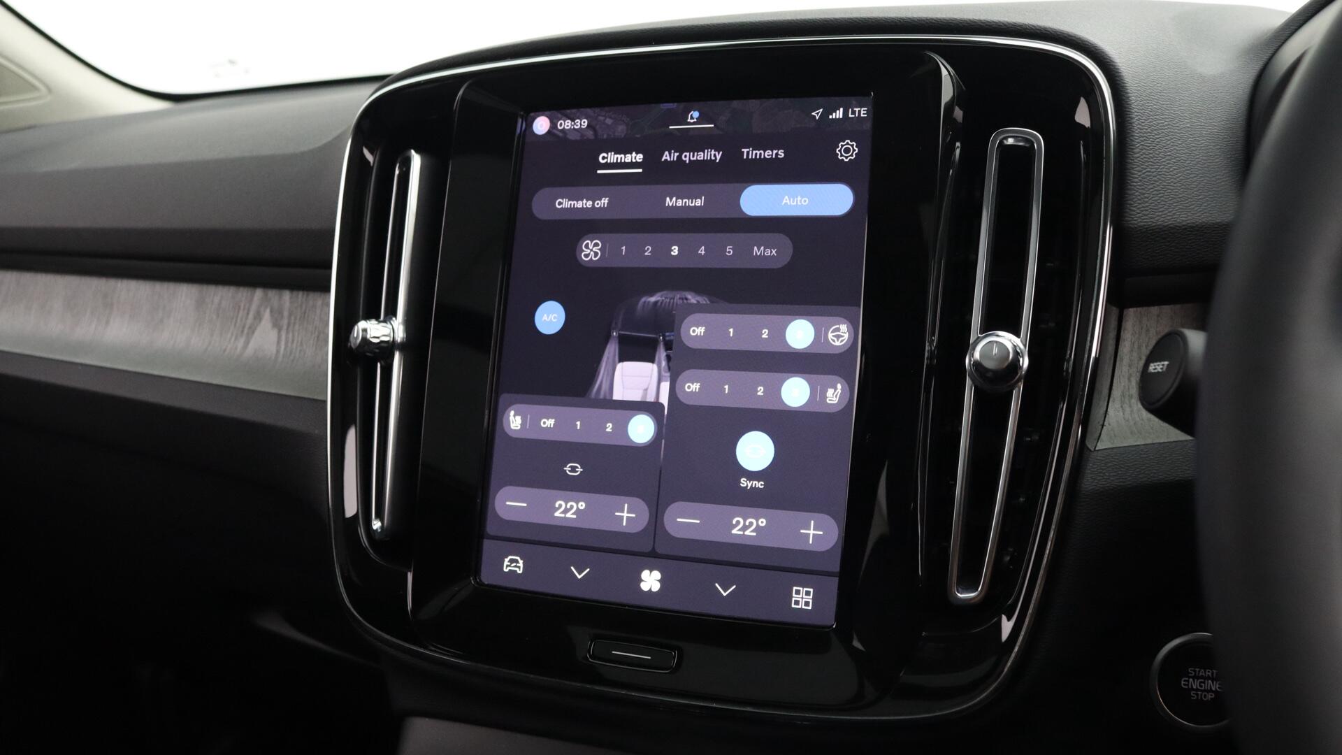 Volvo XC40 view 35