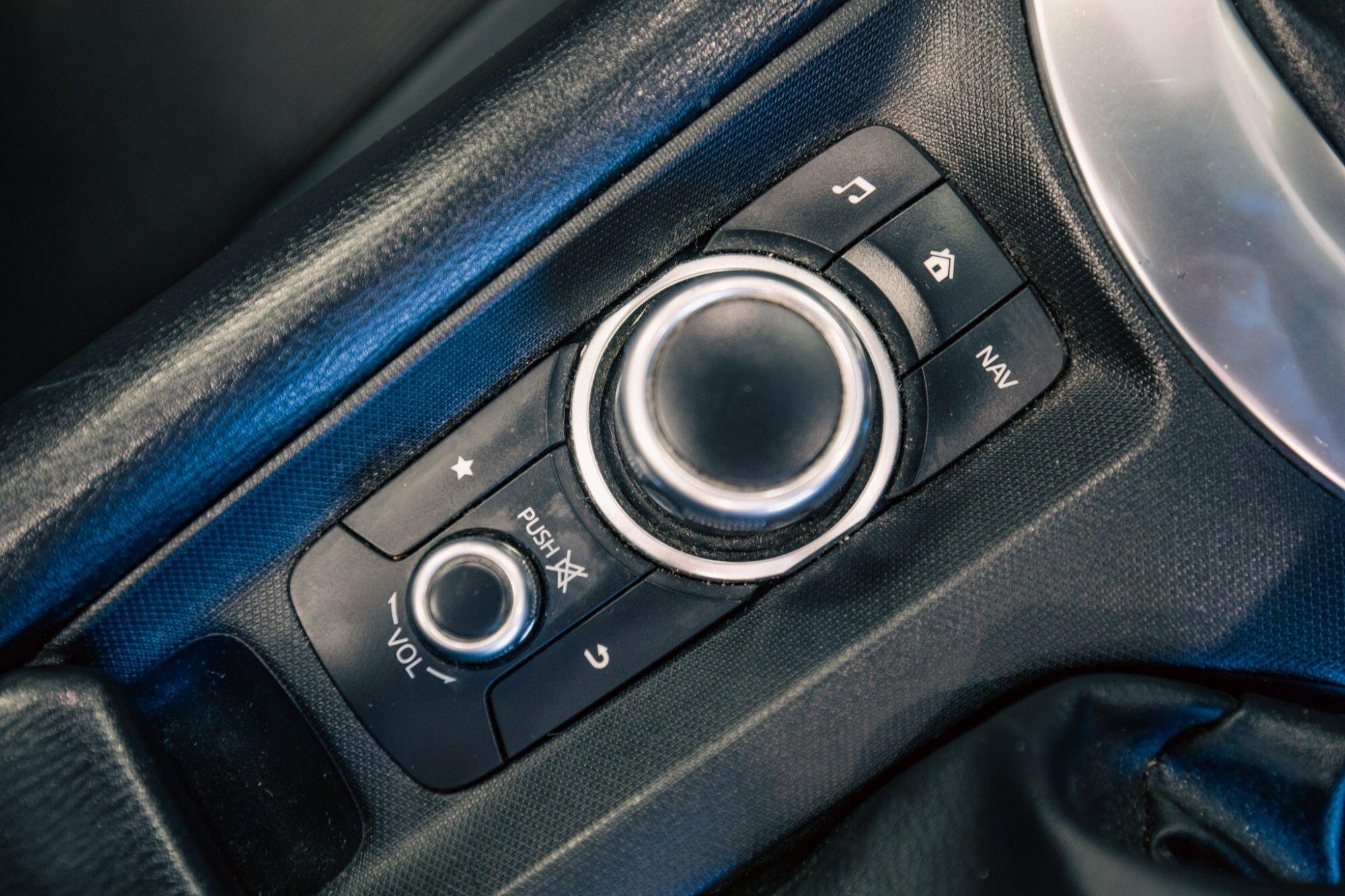 Mazda MX-5 view 17