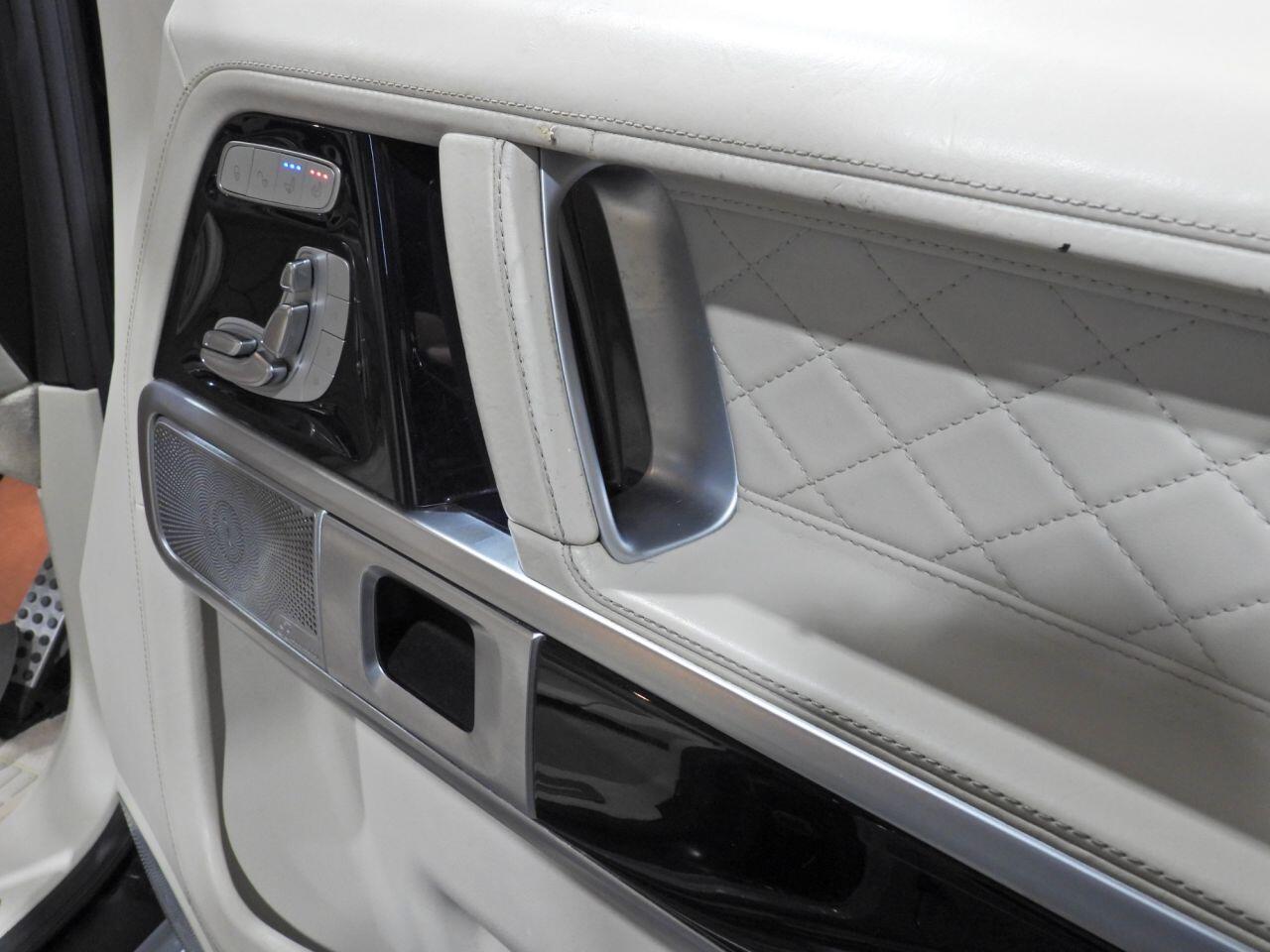 Mercedes-Benz G-Class view 32