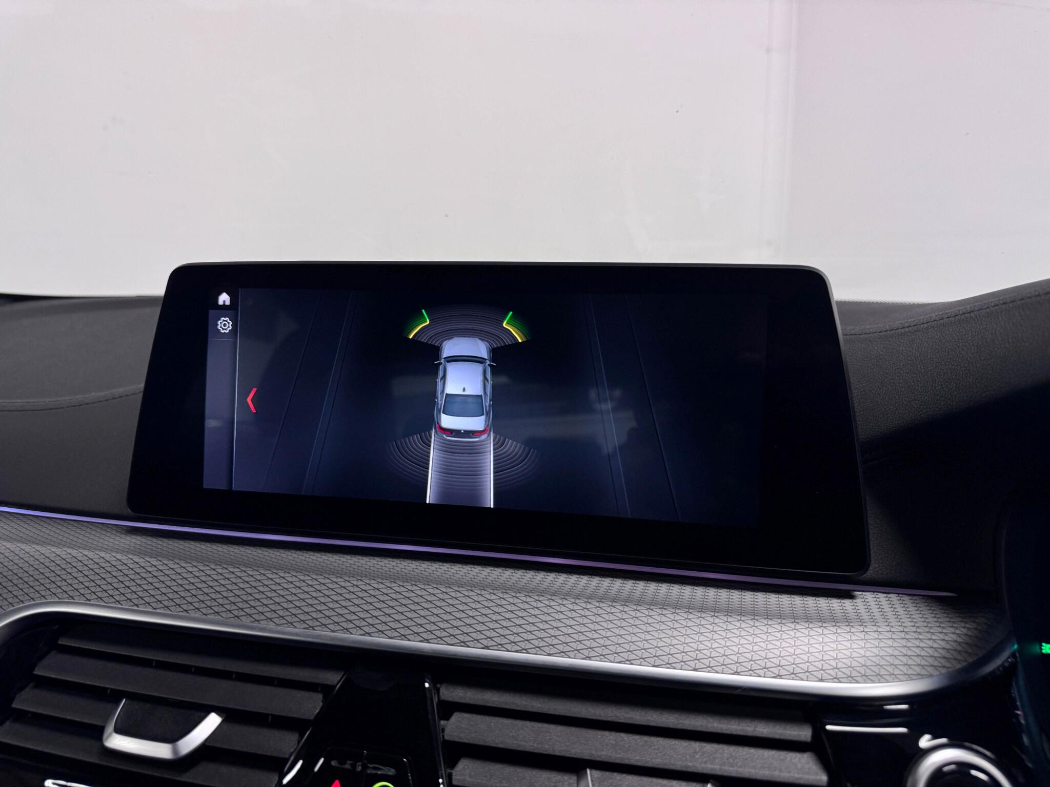 BMW 5 Series view 37