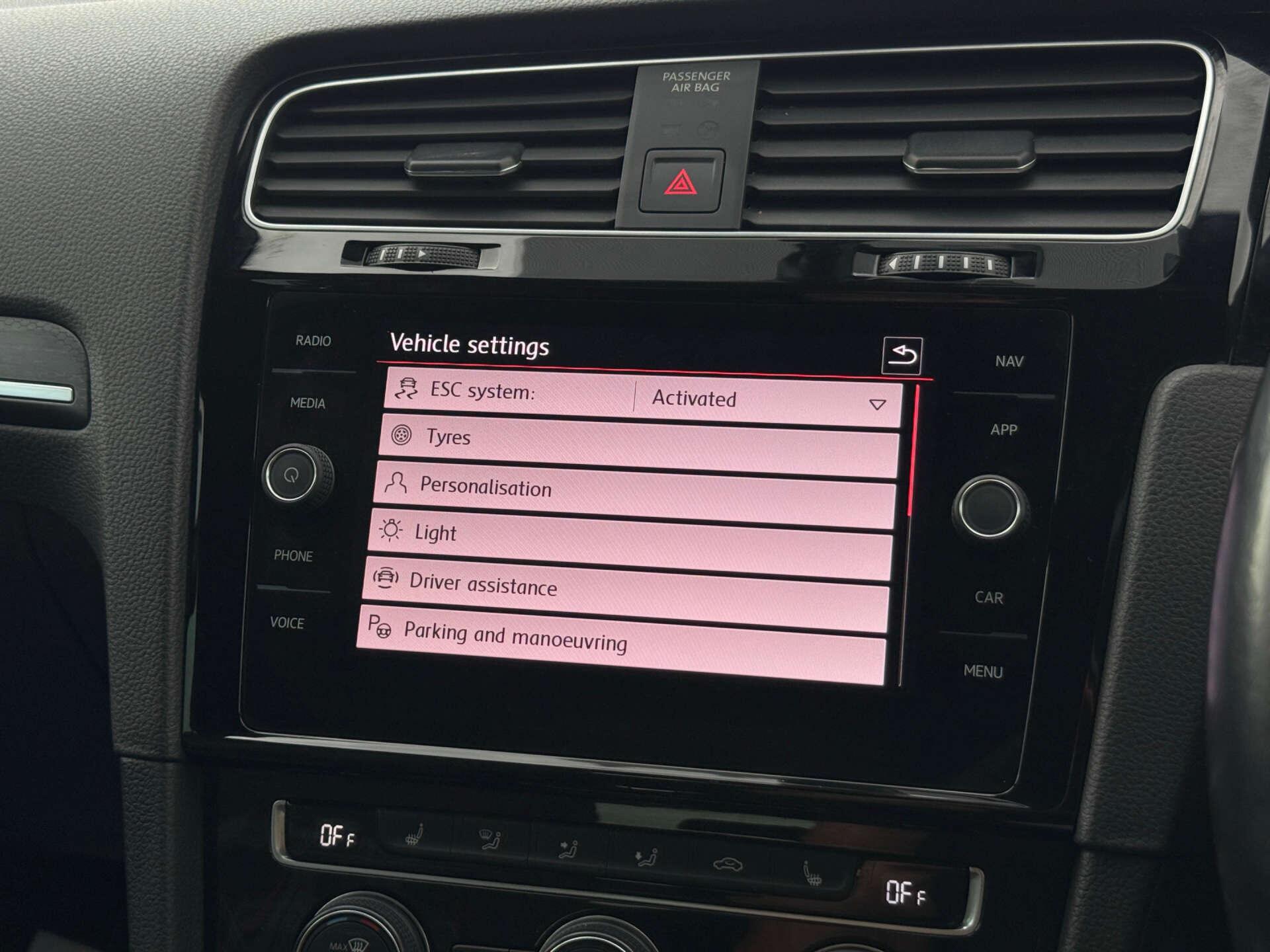 Volkswagen Golf view 80