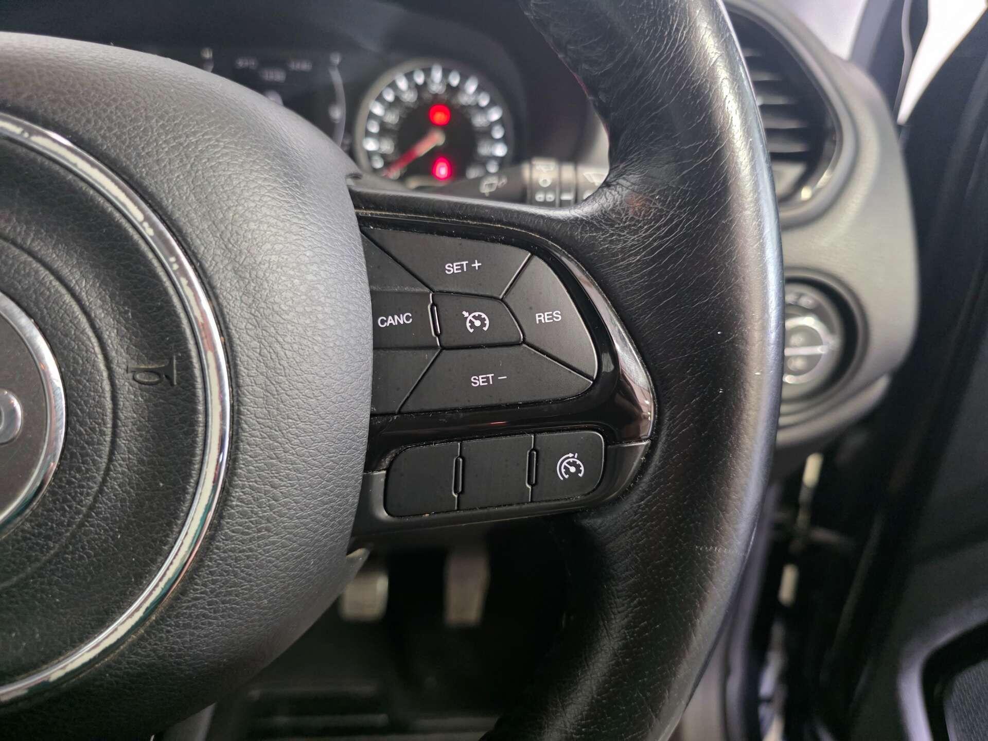 Jeep Renegade view 17