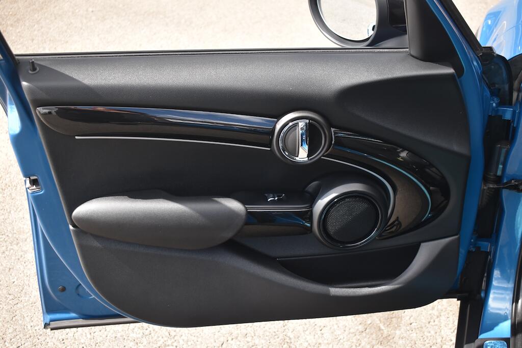 Mini Cooper view 41