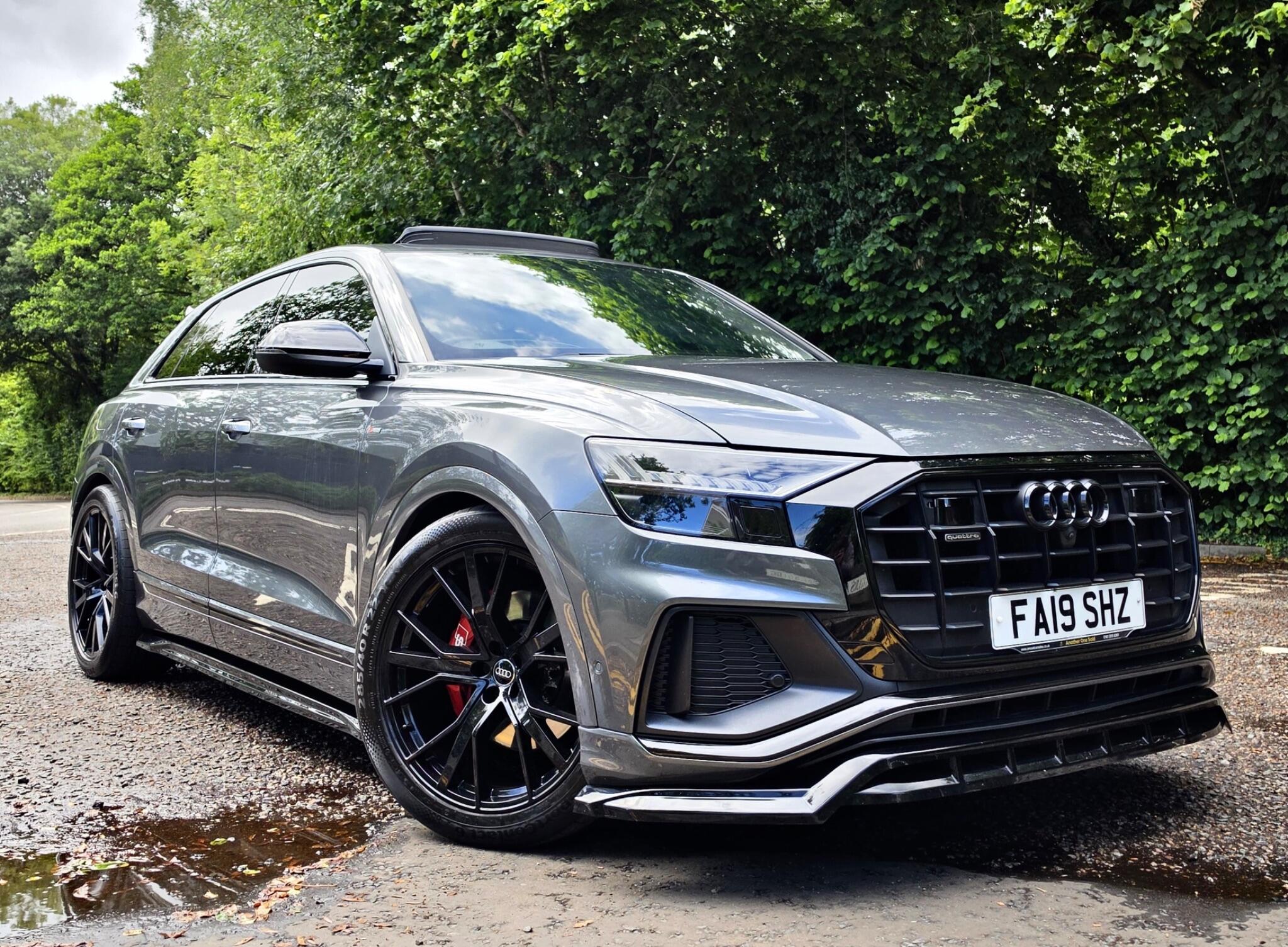 Audi Q8 view 20