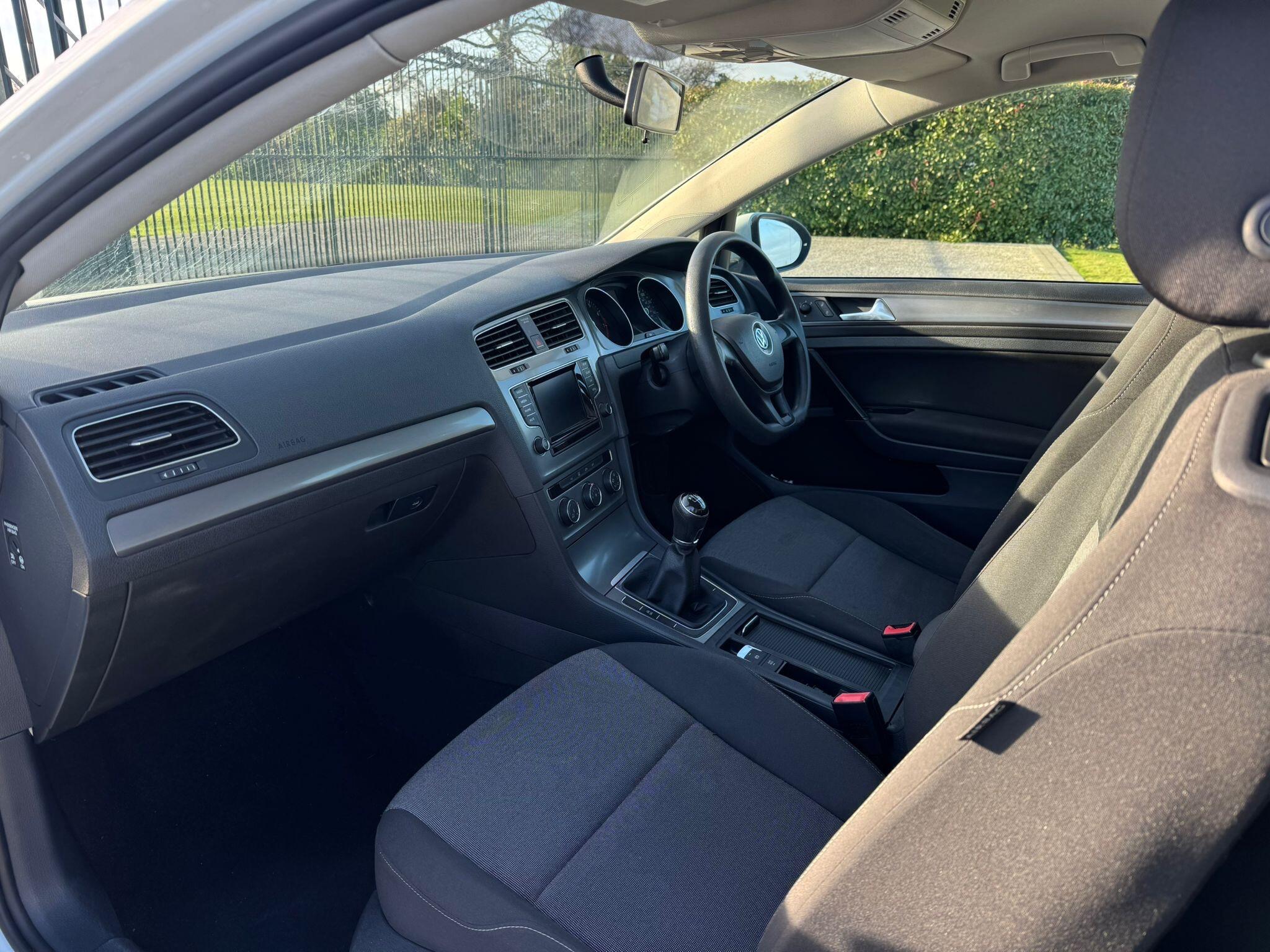 2014 Volkswagen Golf image 21