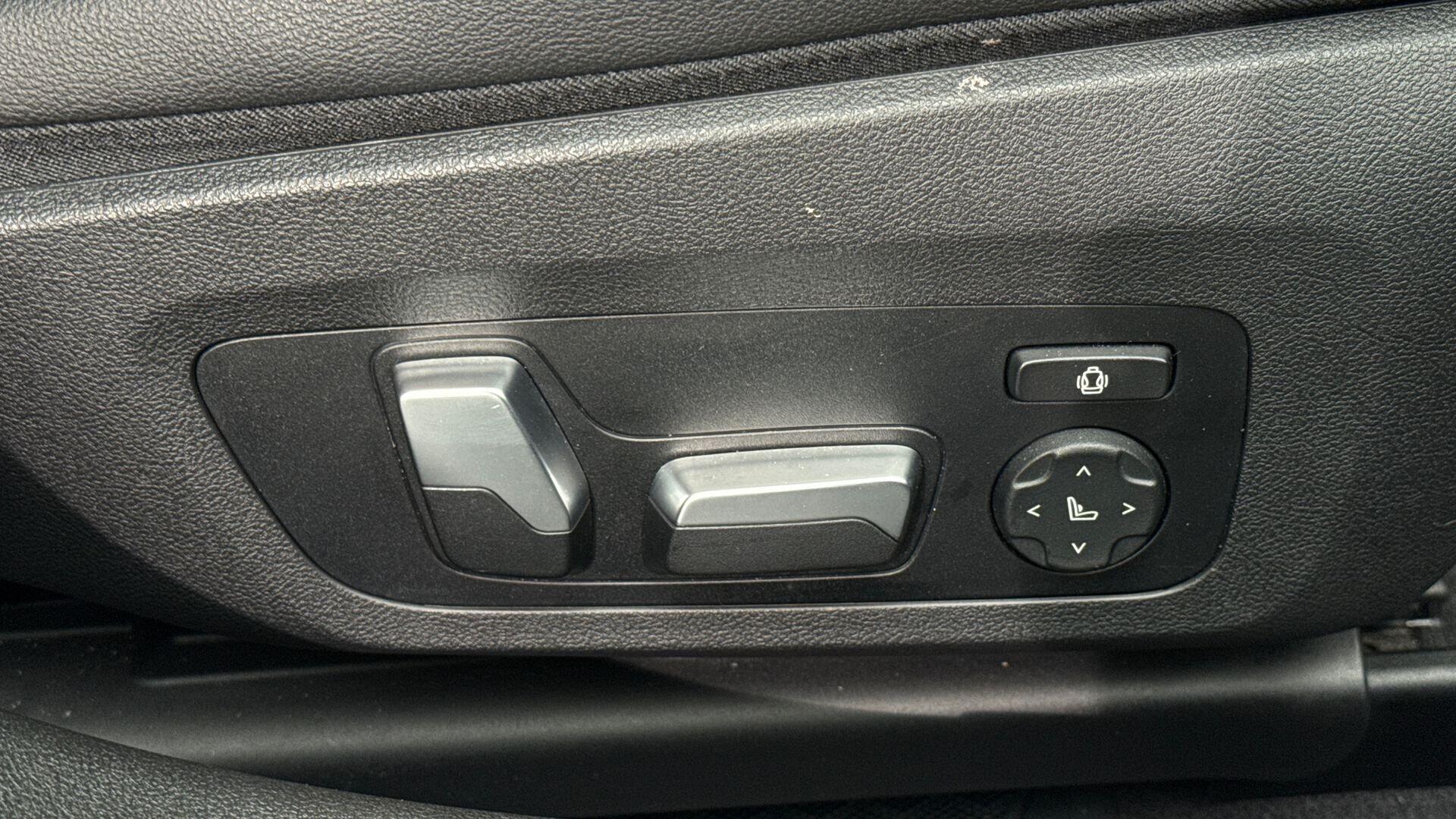 BMW 3 Series view 23