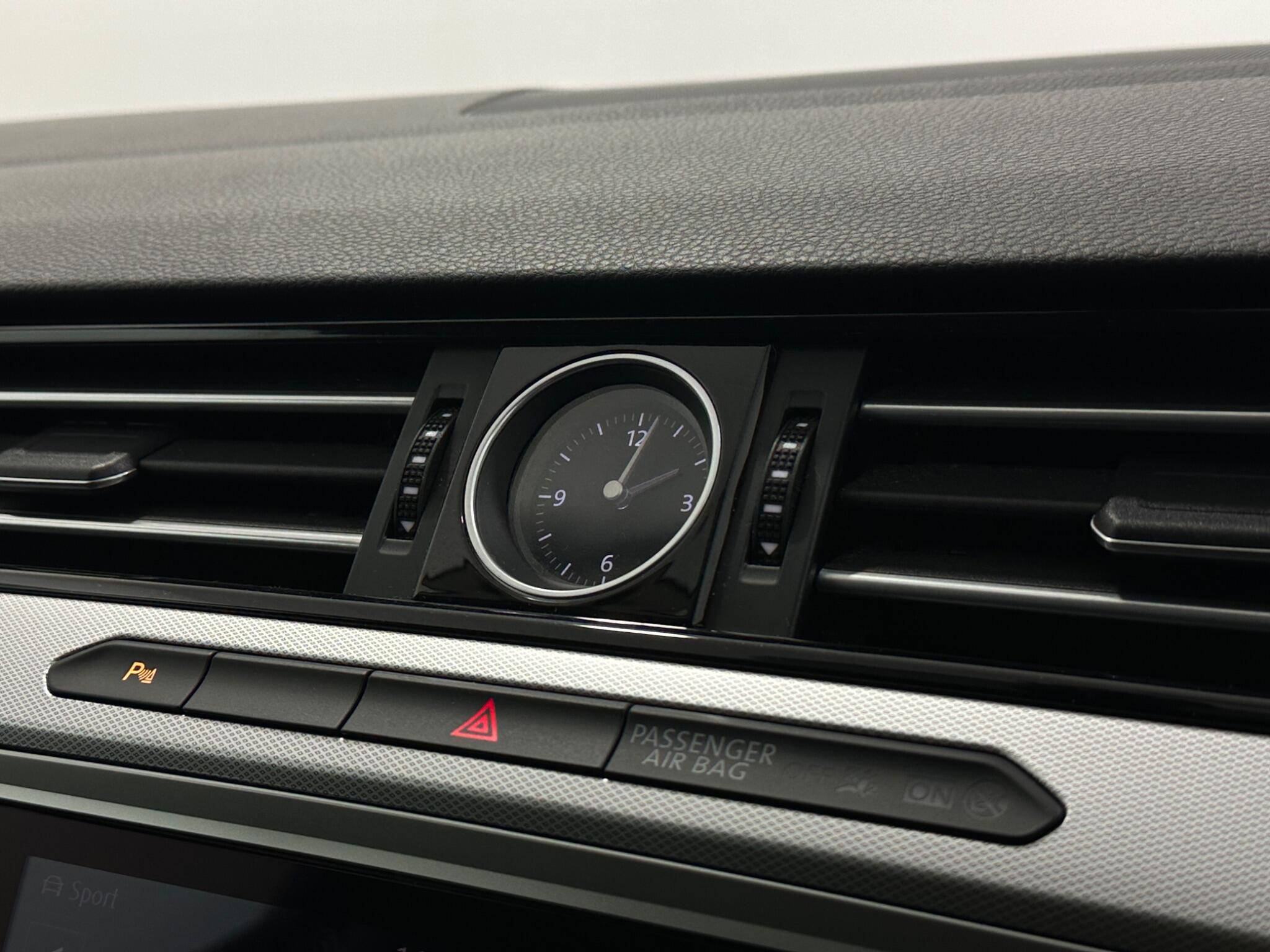 Volkswagen Passat view 27