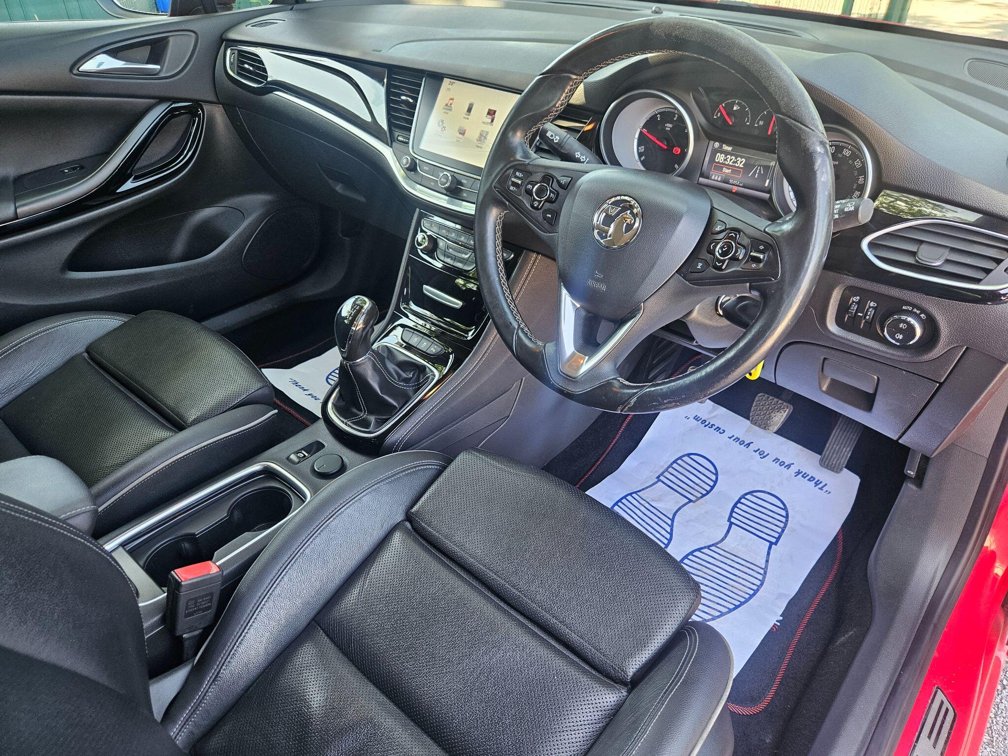 2016 Vauxhall Astra image 19