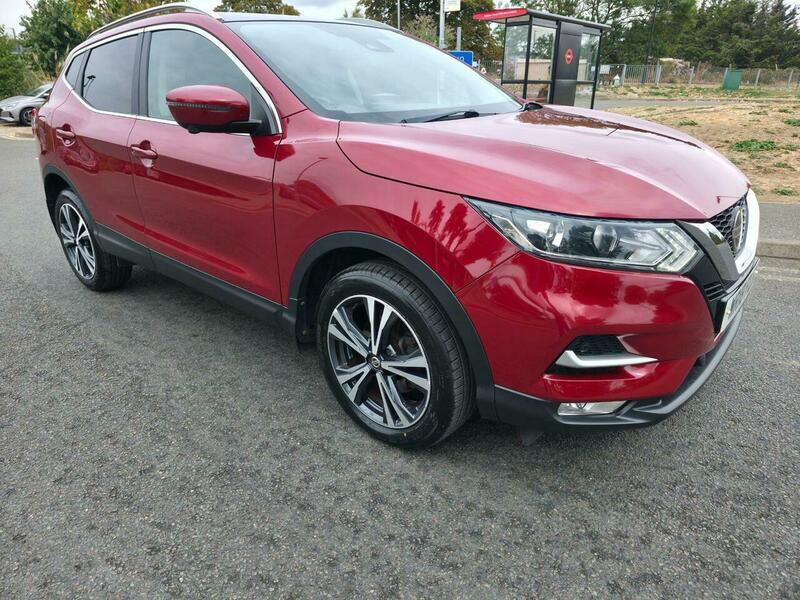 2018 Nissan Qashqai in Red for sale