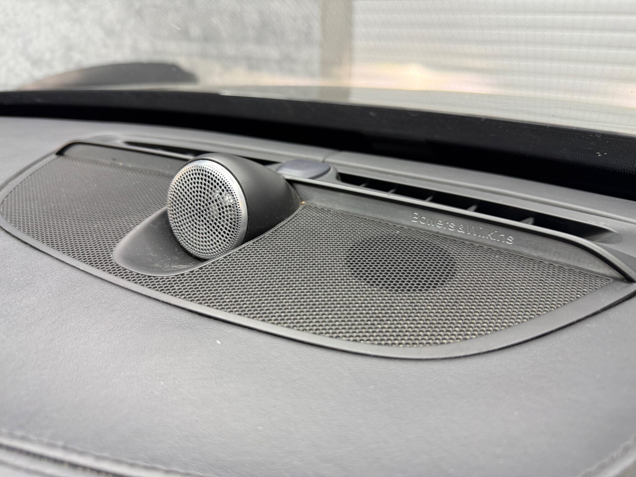 Volvo XC90 view 33