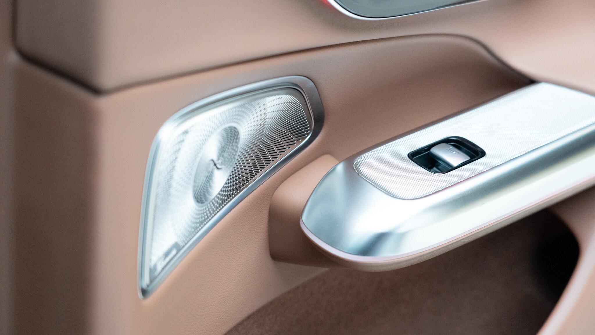 Mercedes-Benz E-Class view 20