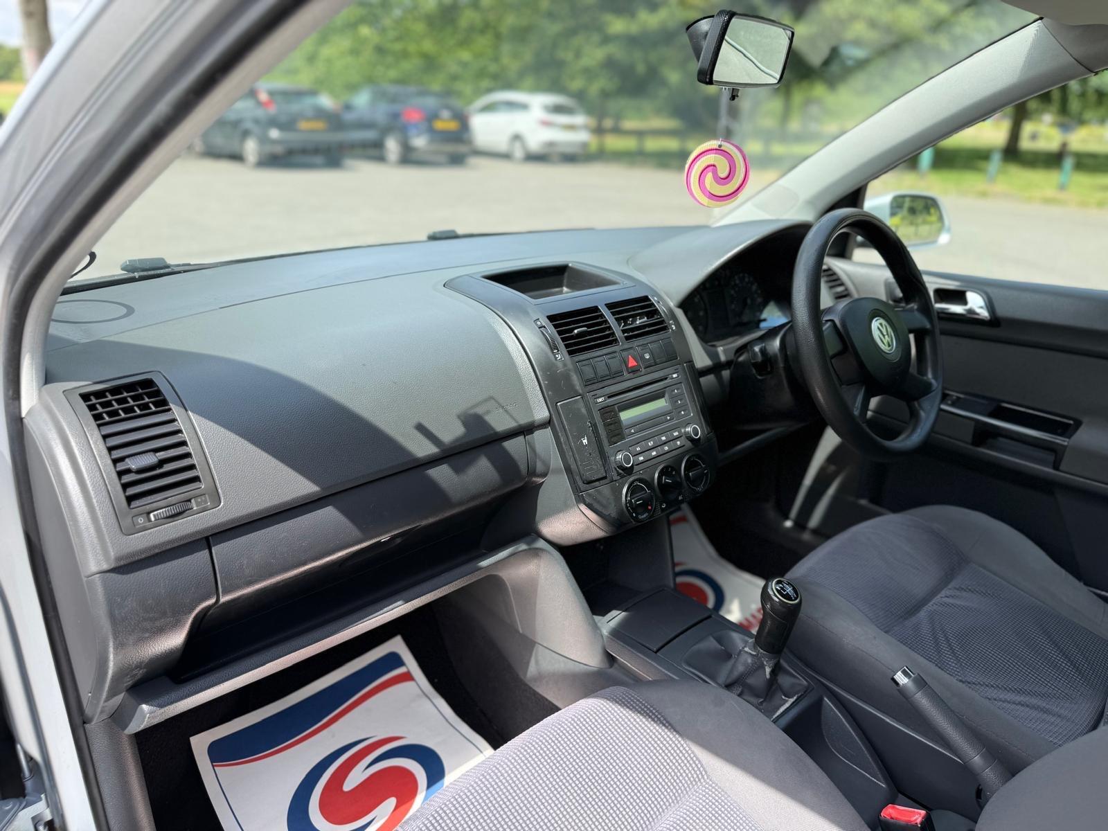 Volkswagen Polo view 18