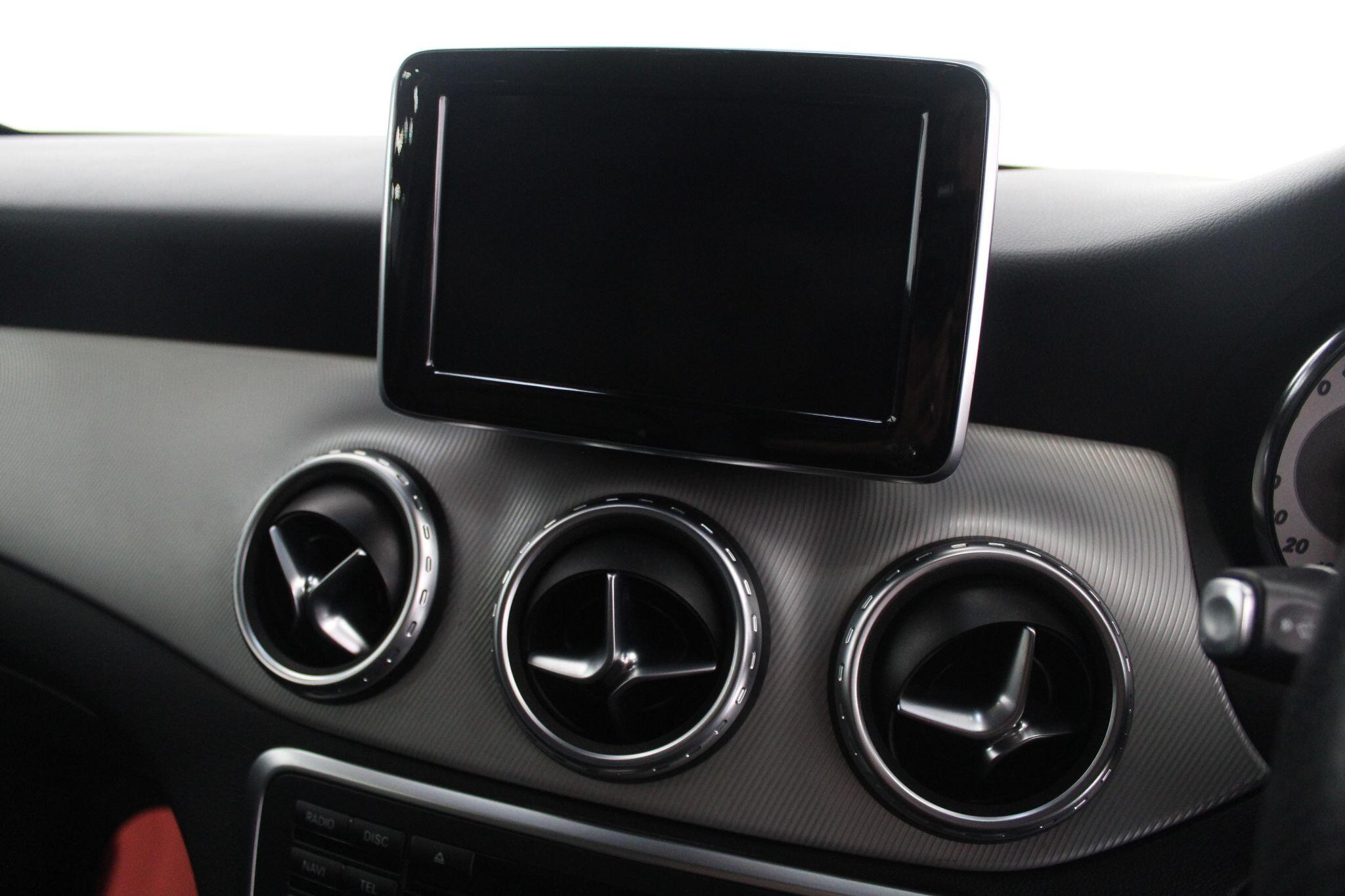Mercedes-Benz Gla view 43