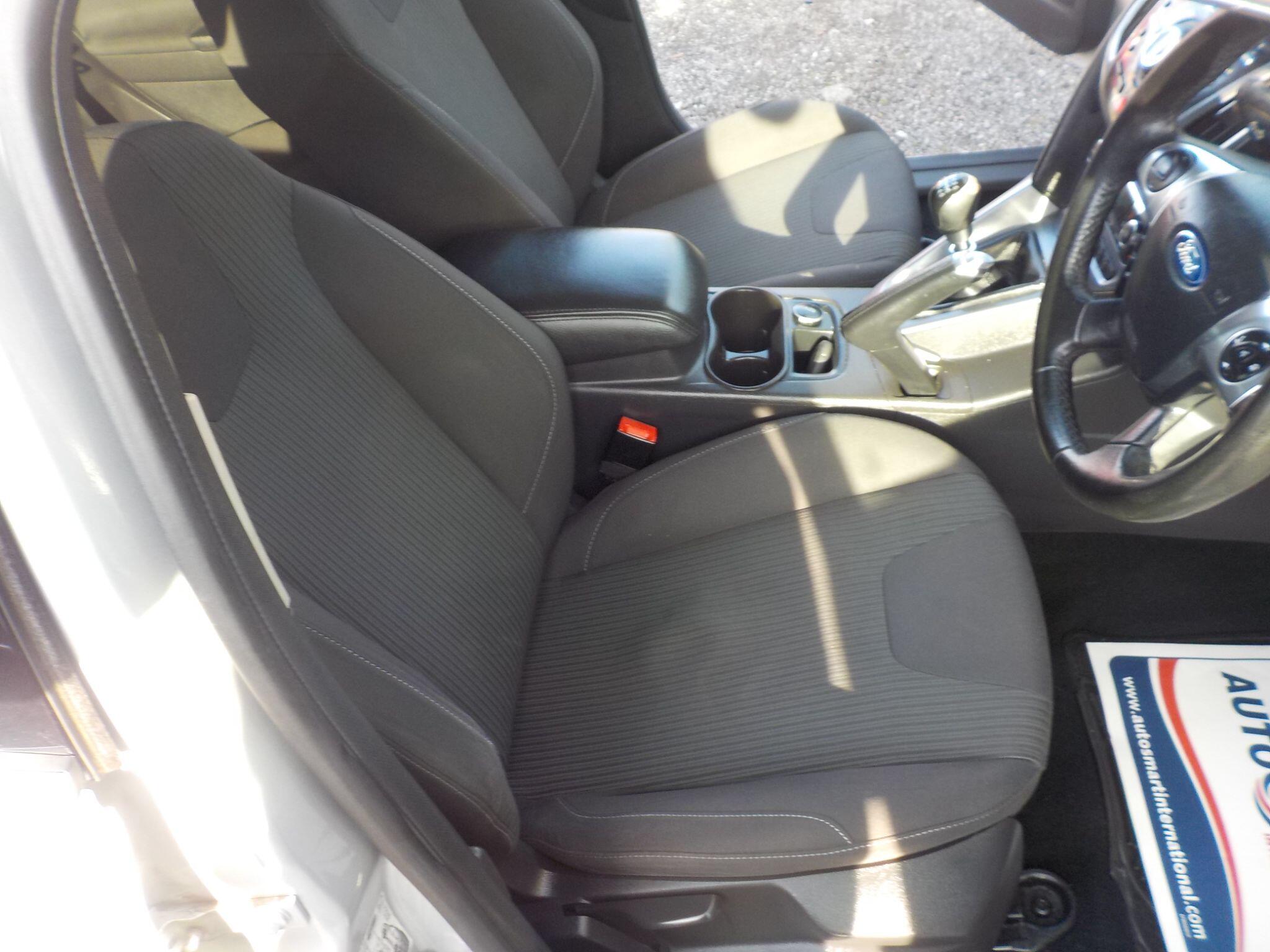 Ford Focus 1.6 TDCi Titanium Euro 5 (s/s) 5dr