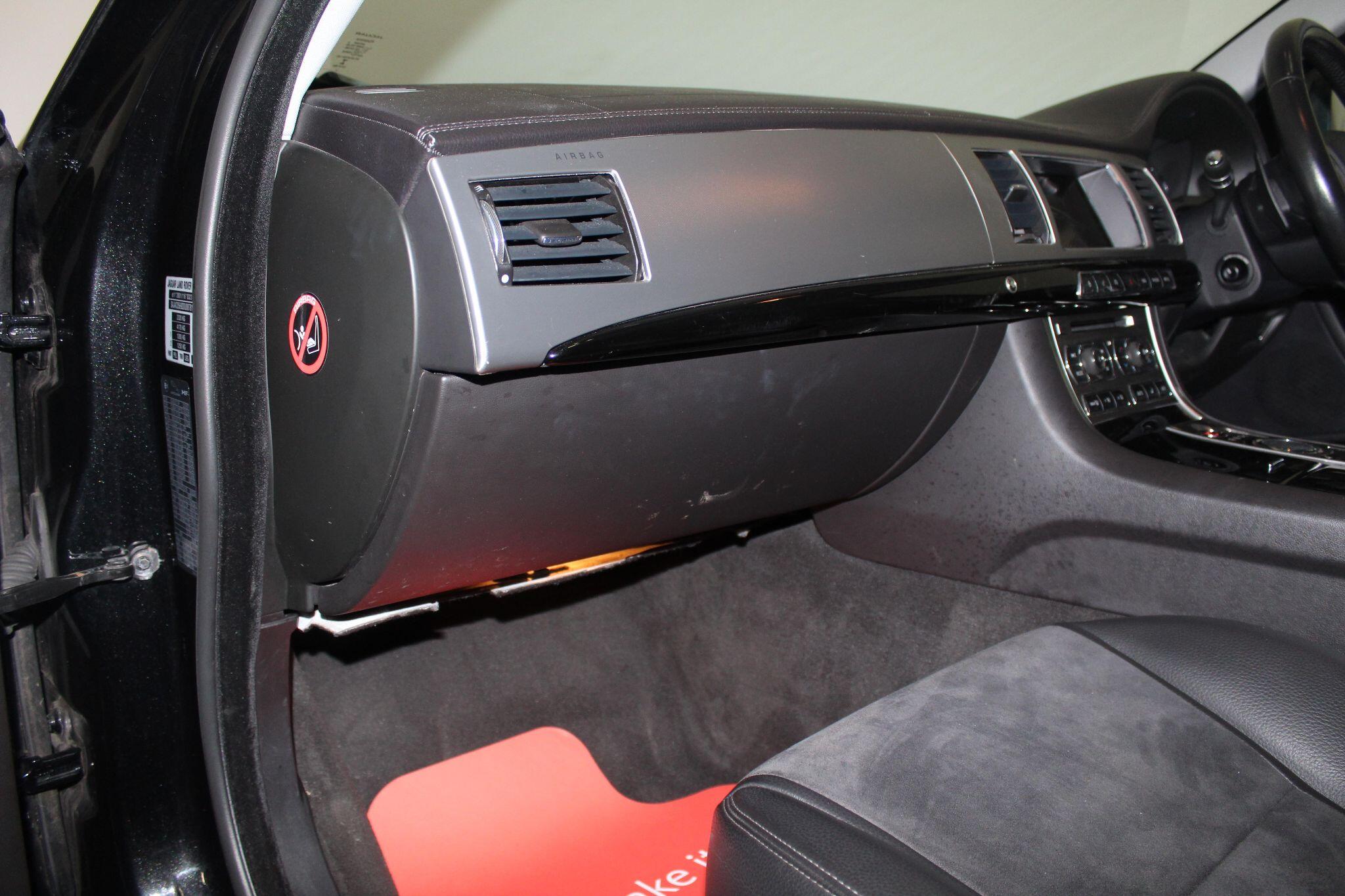 Jaguar XF view 31