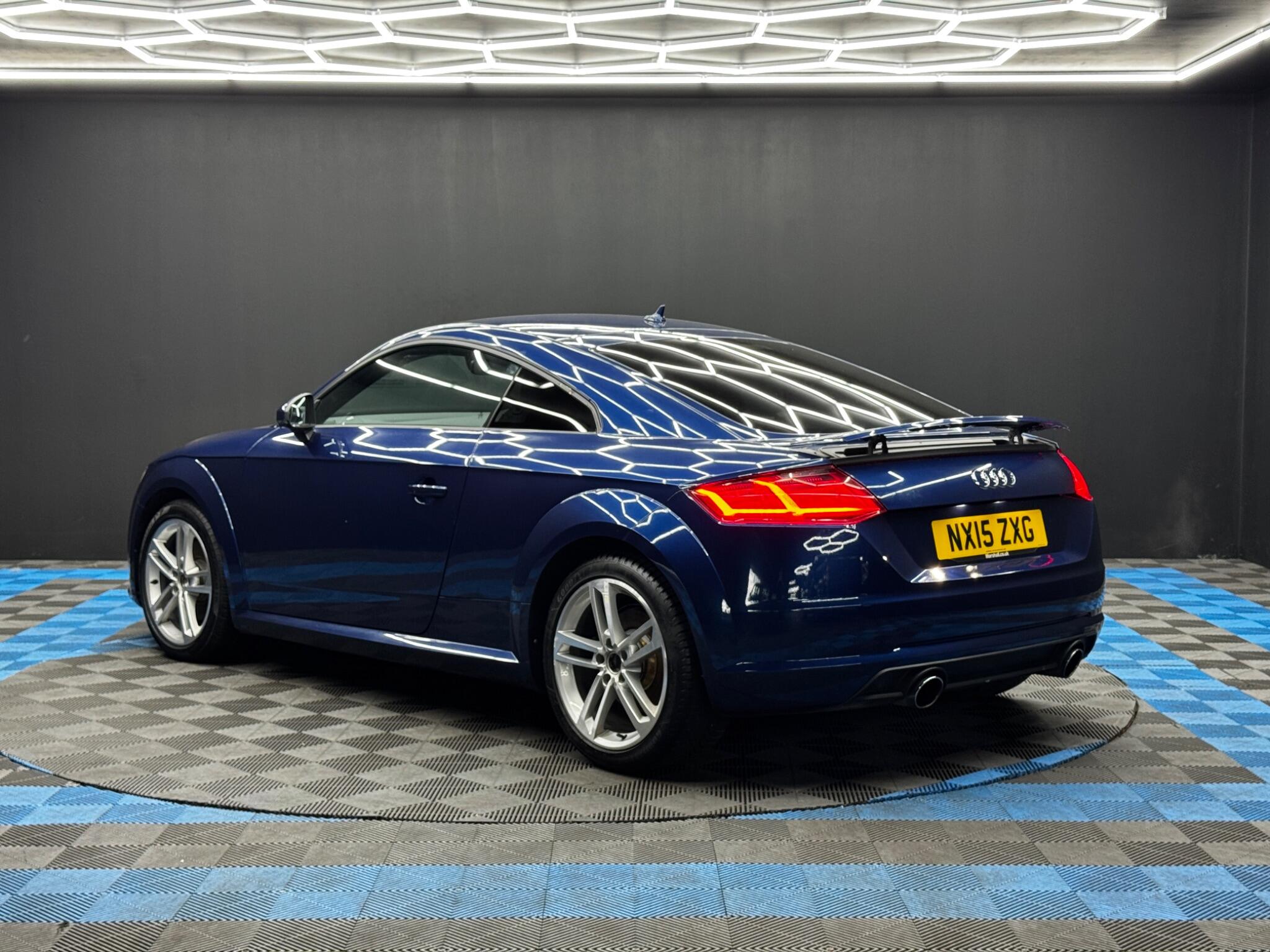 Audi TT view 7