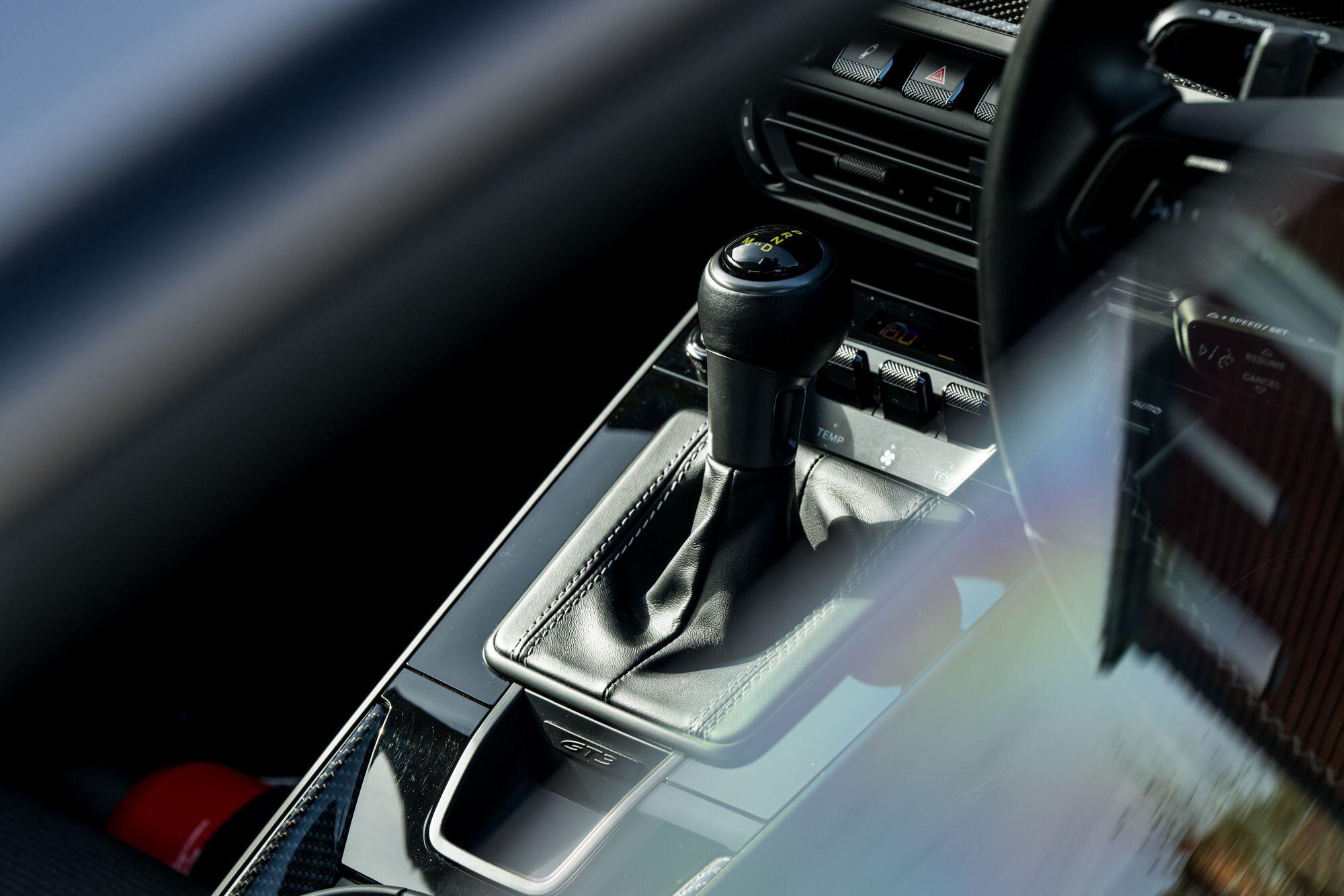 Porsche 911 view 25