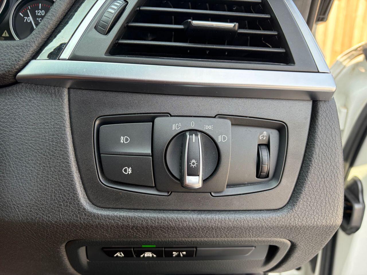 BMW 3 Series view 30