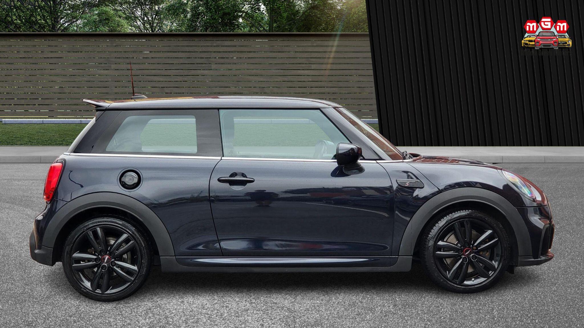 Mini Hatch view 8