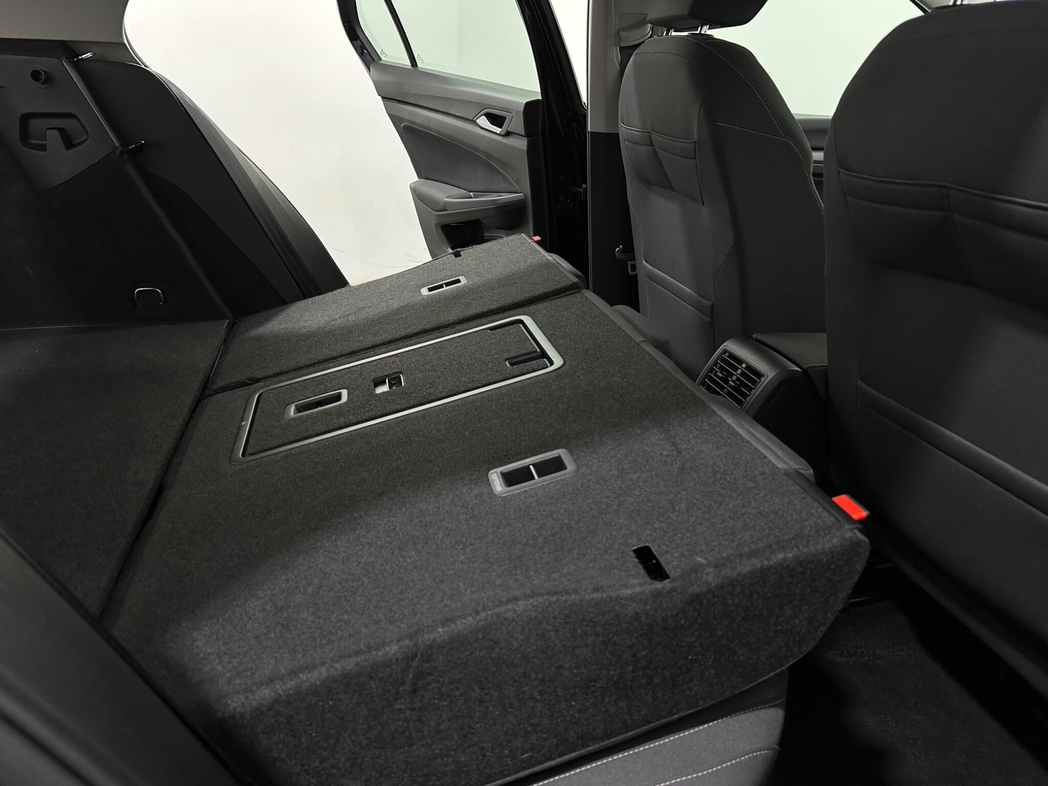Volkswagen Golf view 46