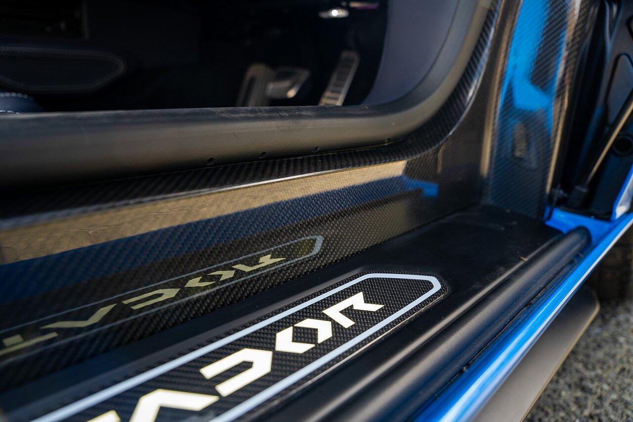Lamborghini Aventador view 82